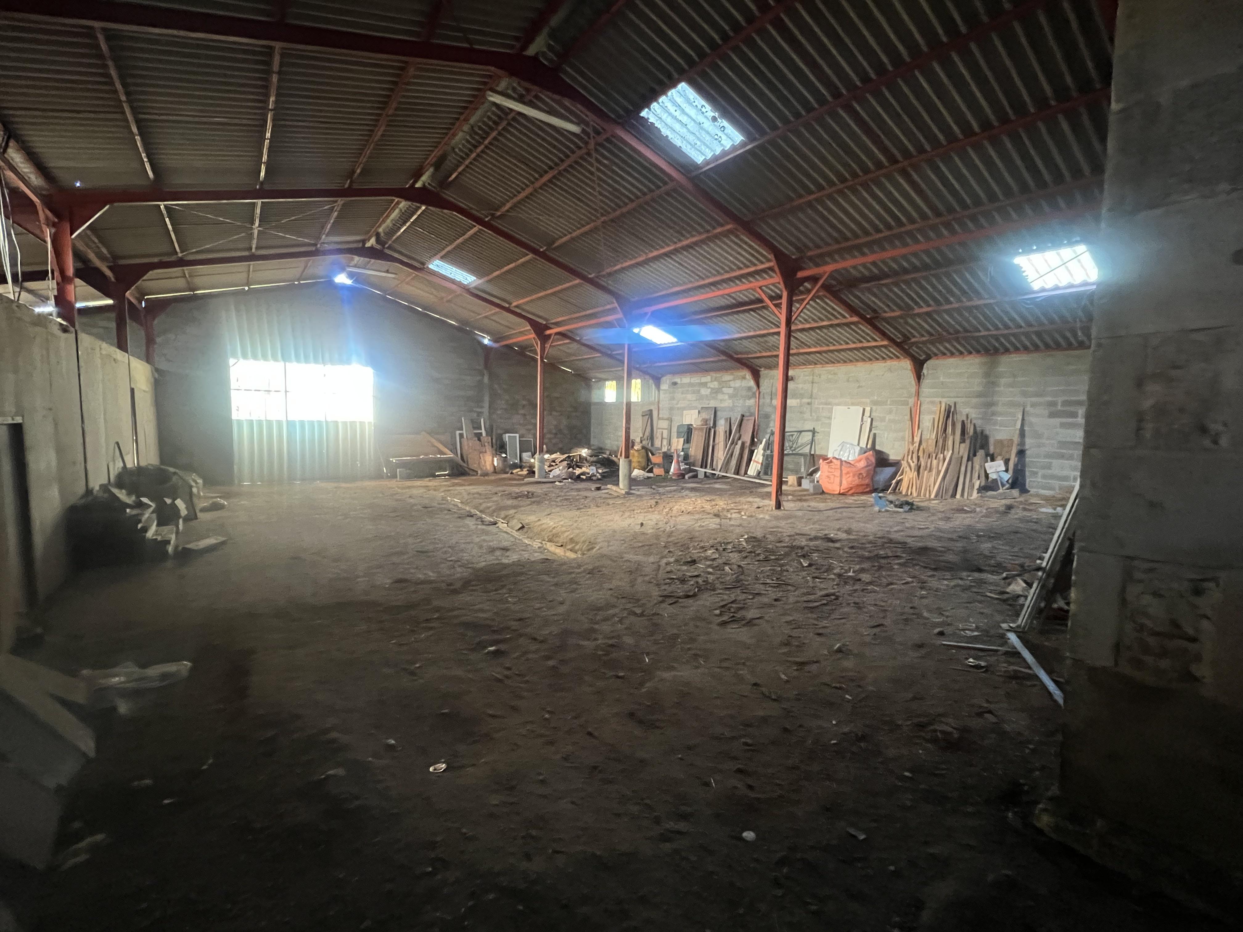 Maison de plain-pied - 88921 m² - Alloue