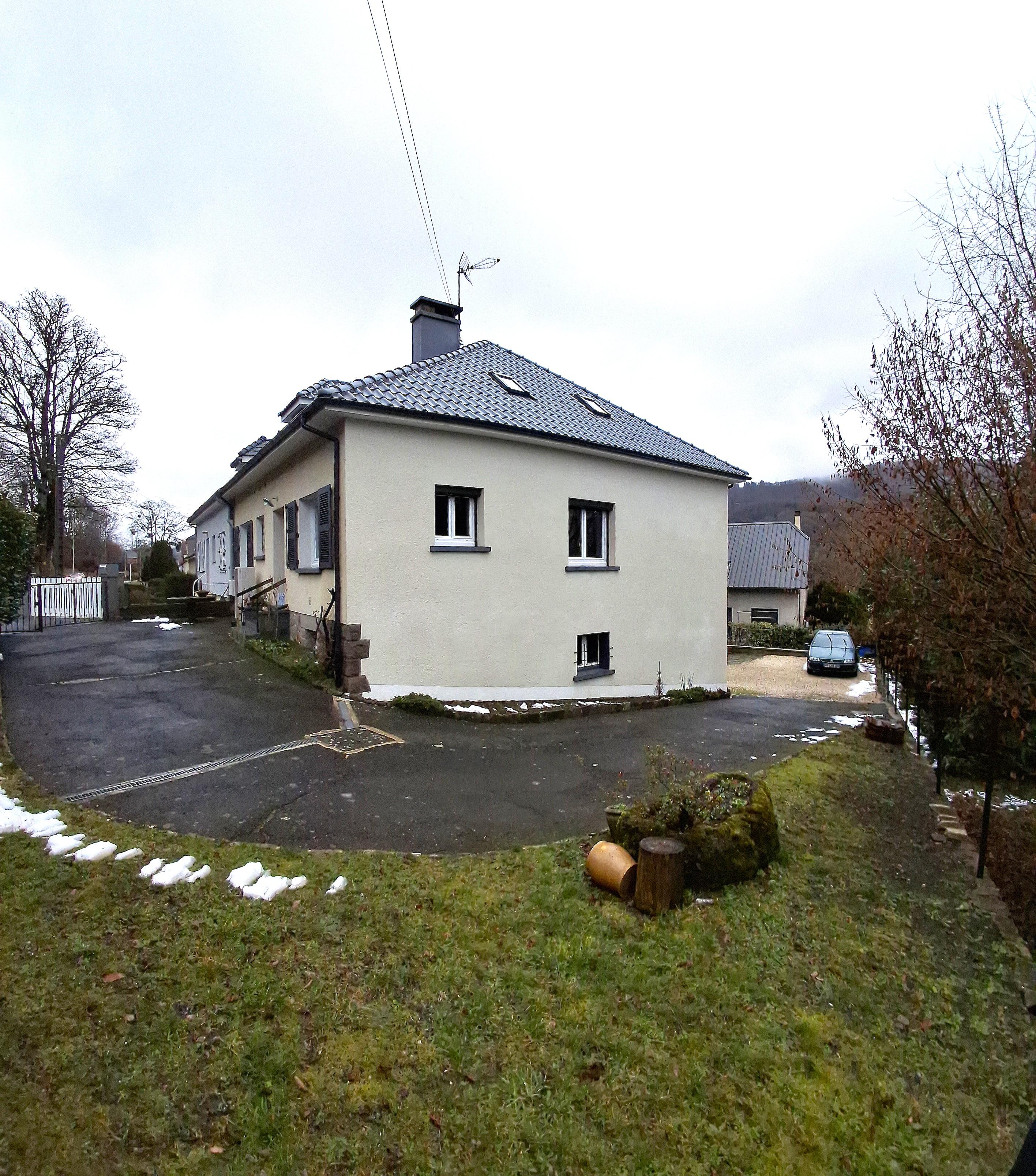 Maison - 6 pièces - 570 m² - Vic-sur-Cère