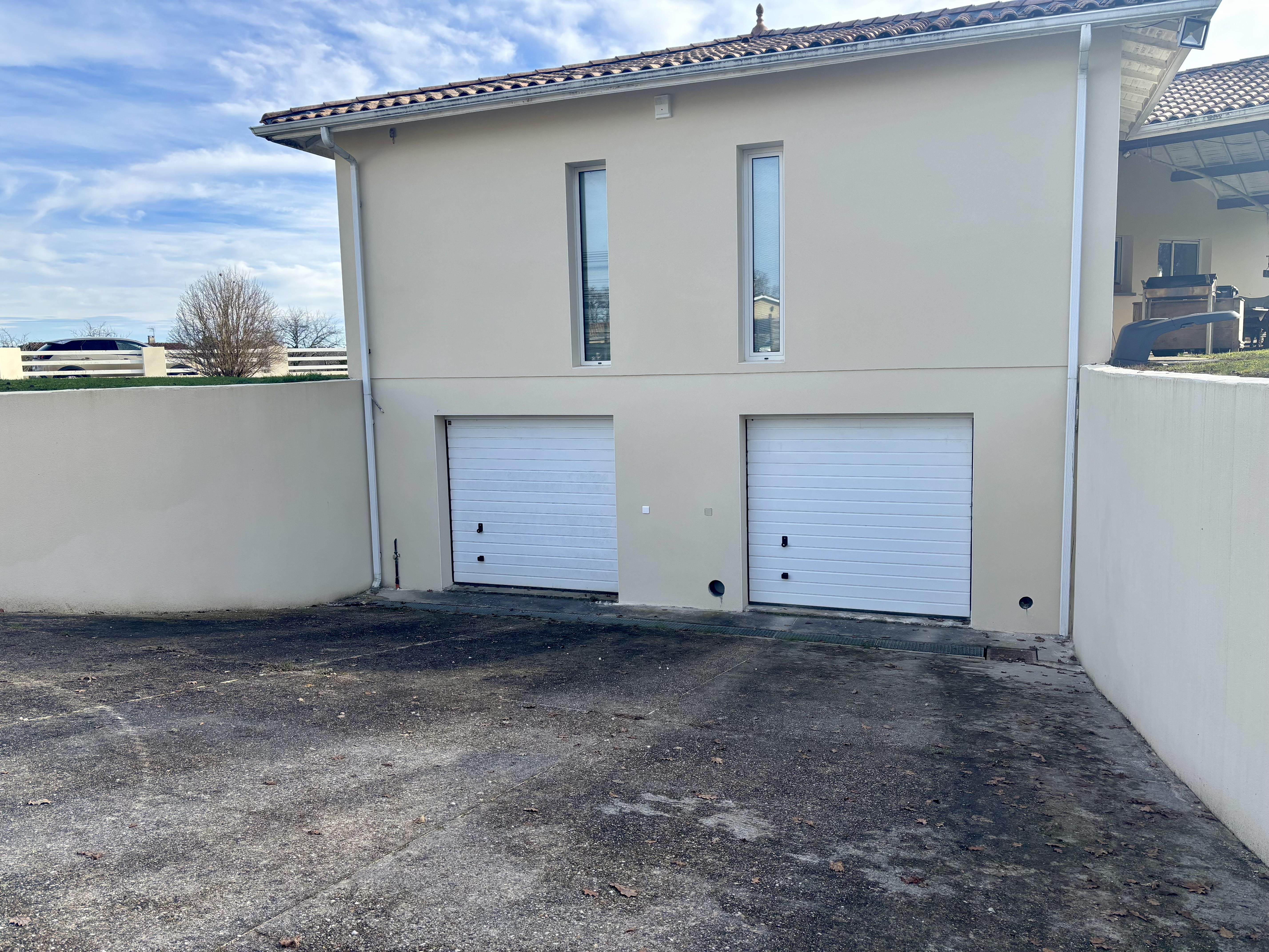 Maison - 5 pièces - 6030 m² - Auros