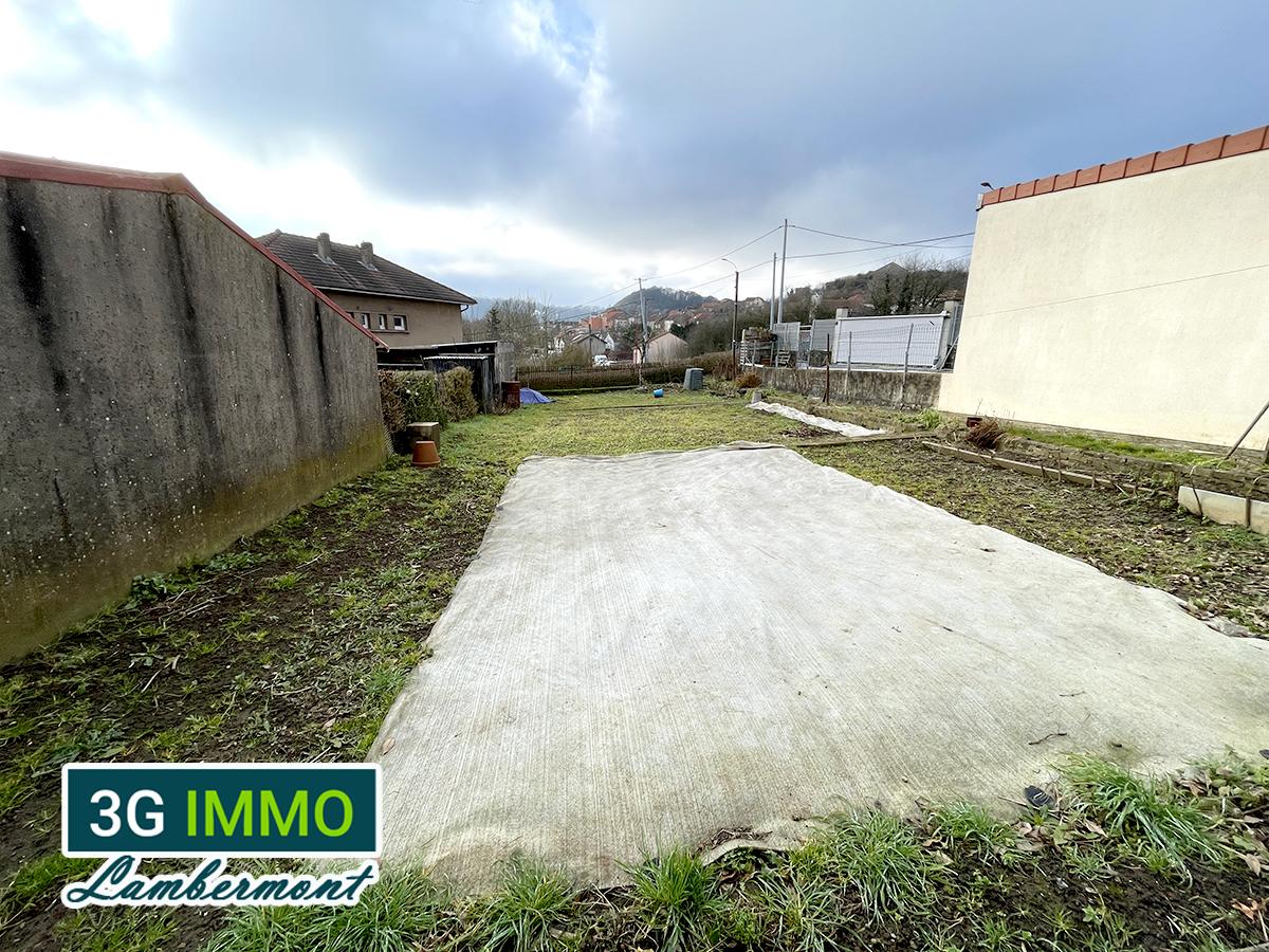 Maison 8 pièces 420 m² · à Mont-Saint-Martin · 420 m² · 183 000 €