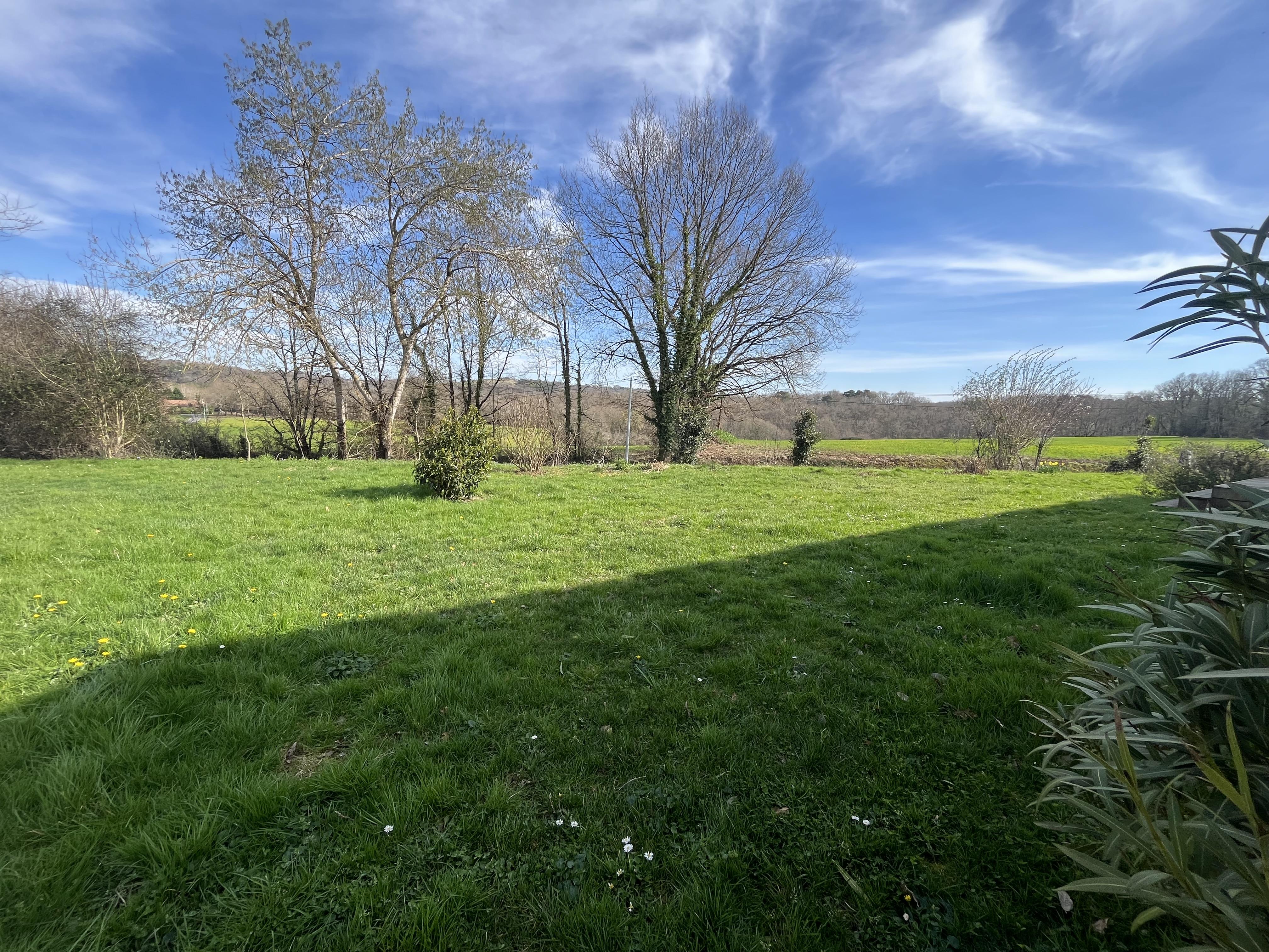 Maison - 5 pièces - 1705 m² - La Réole