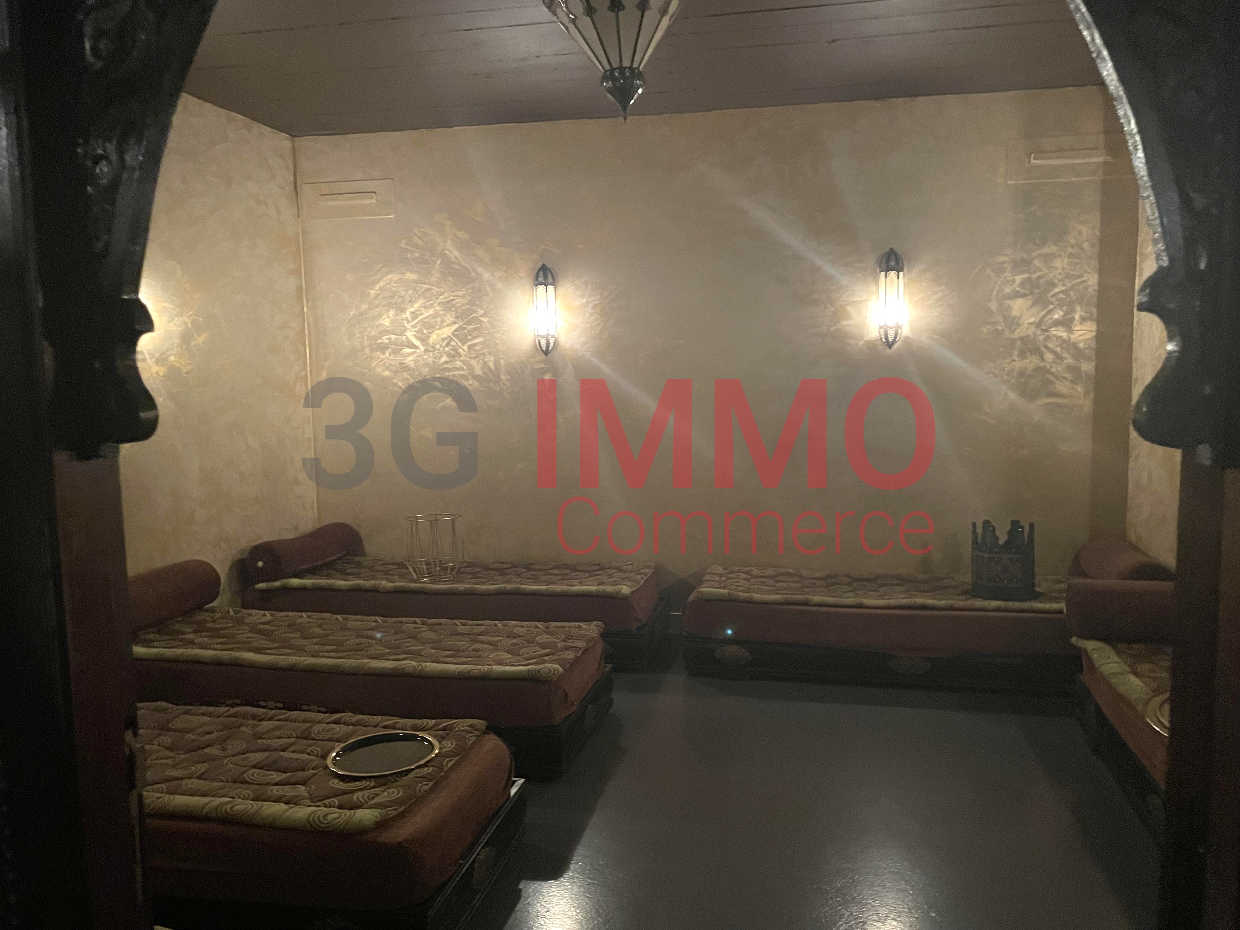 Local commercial 390 m² · à Niort · 390 m² · 422 760 €