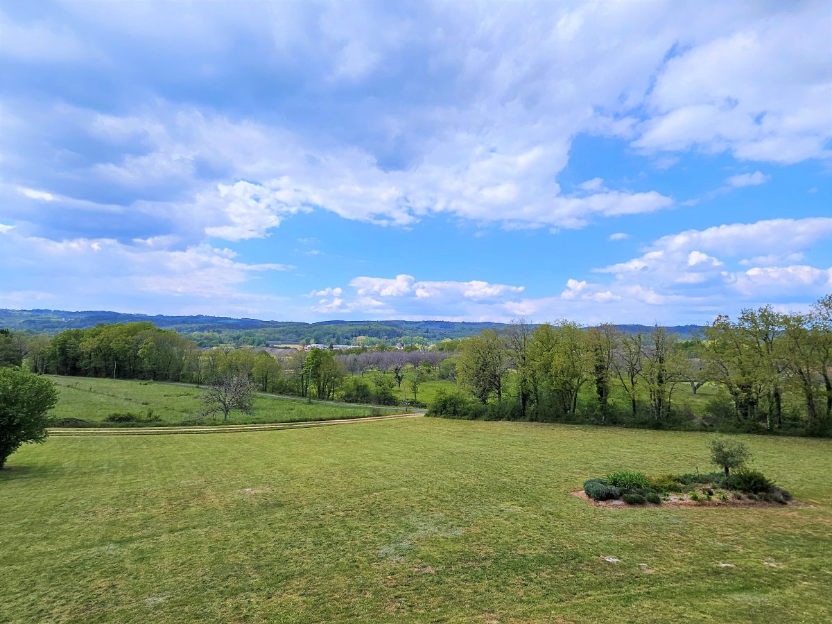 Maison 5 pièces 10442 m² · à Tourtoirac · 10 442 m² · 314 700 €