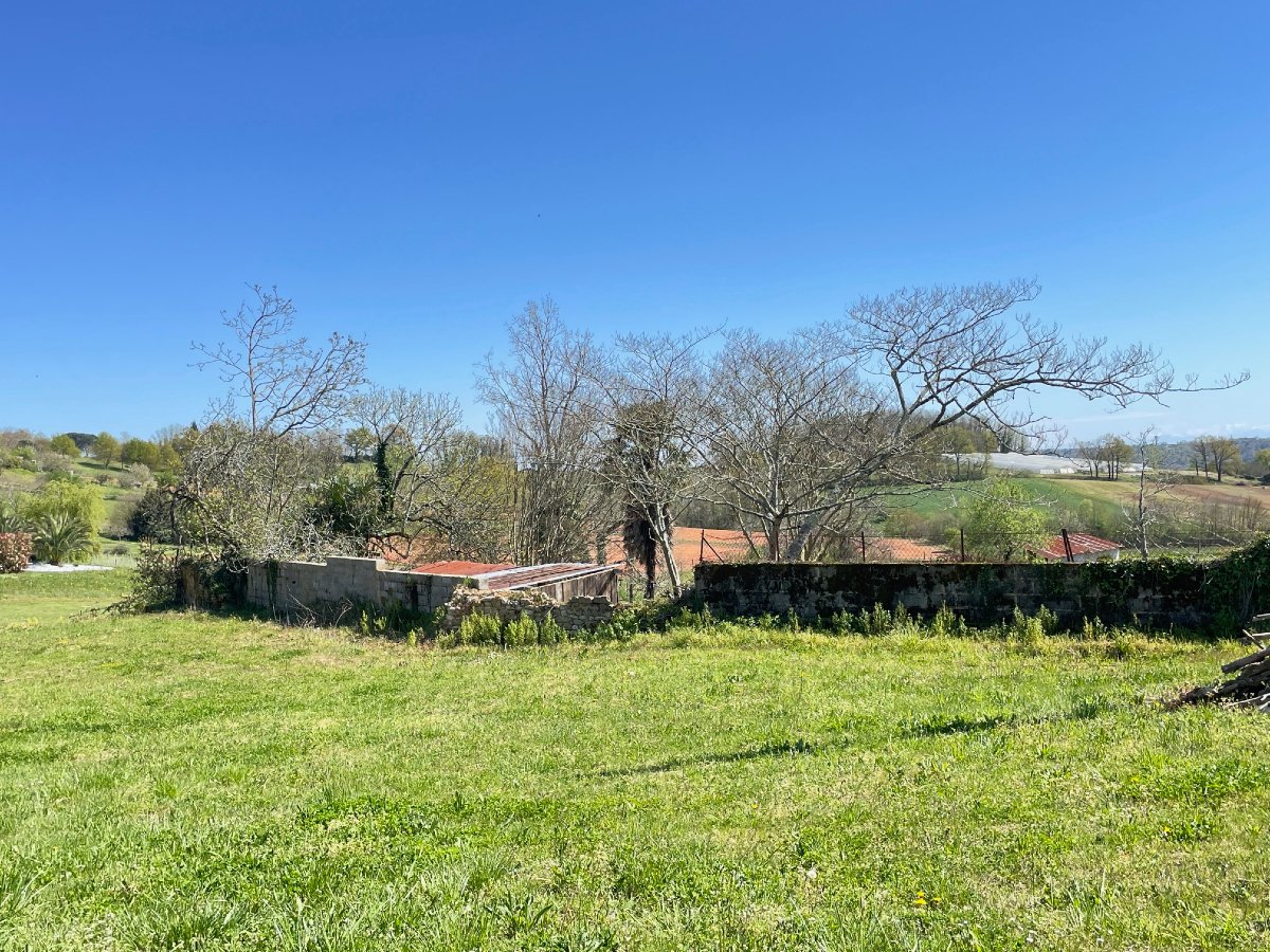 Terrain 1586 m² · à Brassempouy · 1 586 m² · 23 500 €