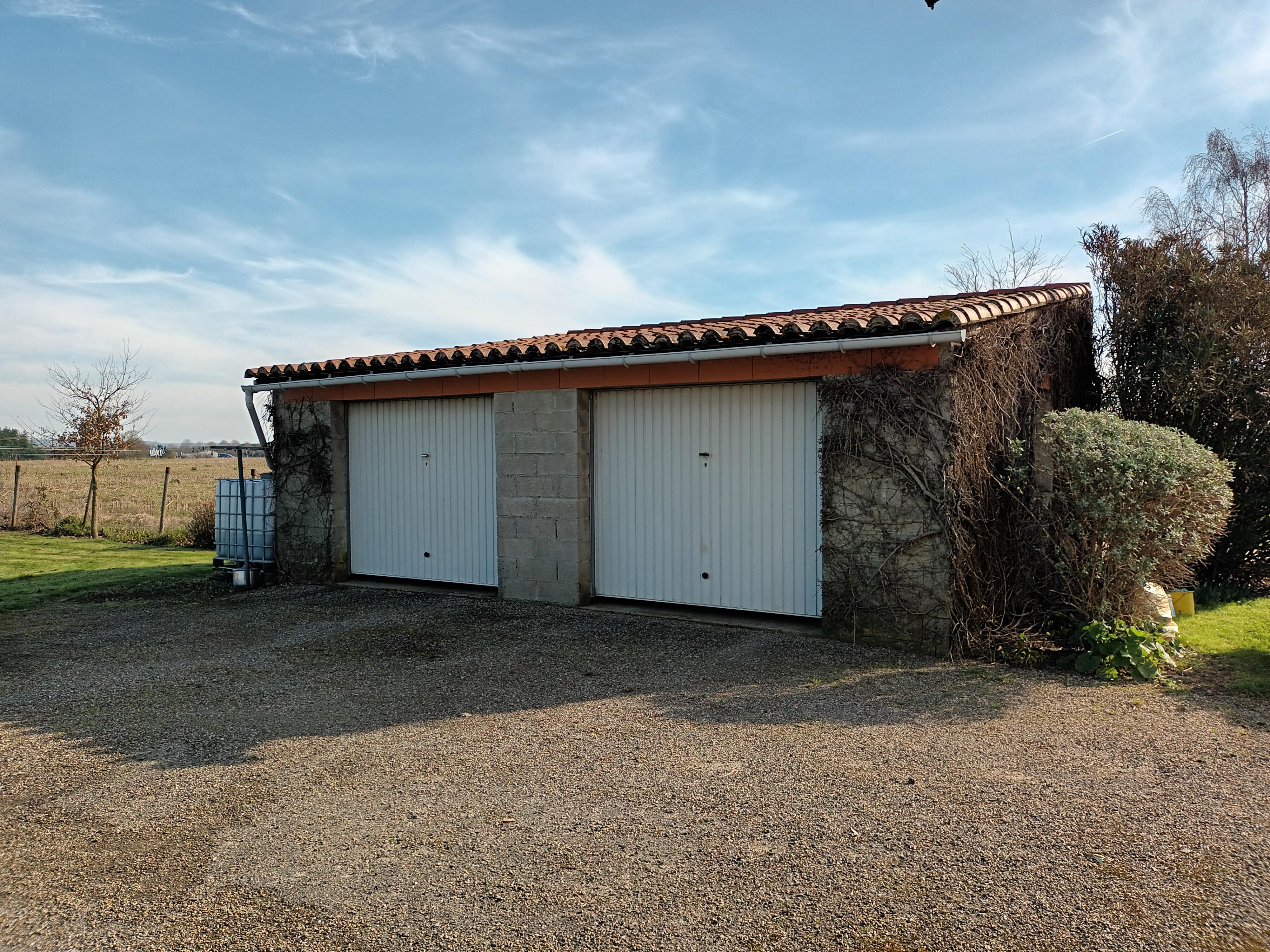 Maison 7 pièces 3729 m² · à Saint-Nicolas-de-la-Grave · 3 729 m² · 285 000 €