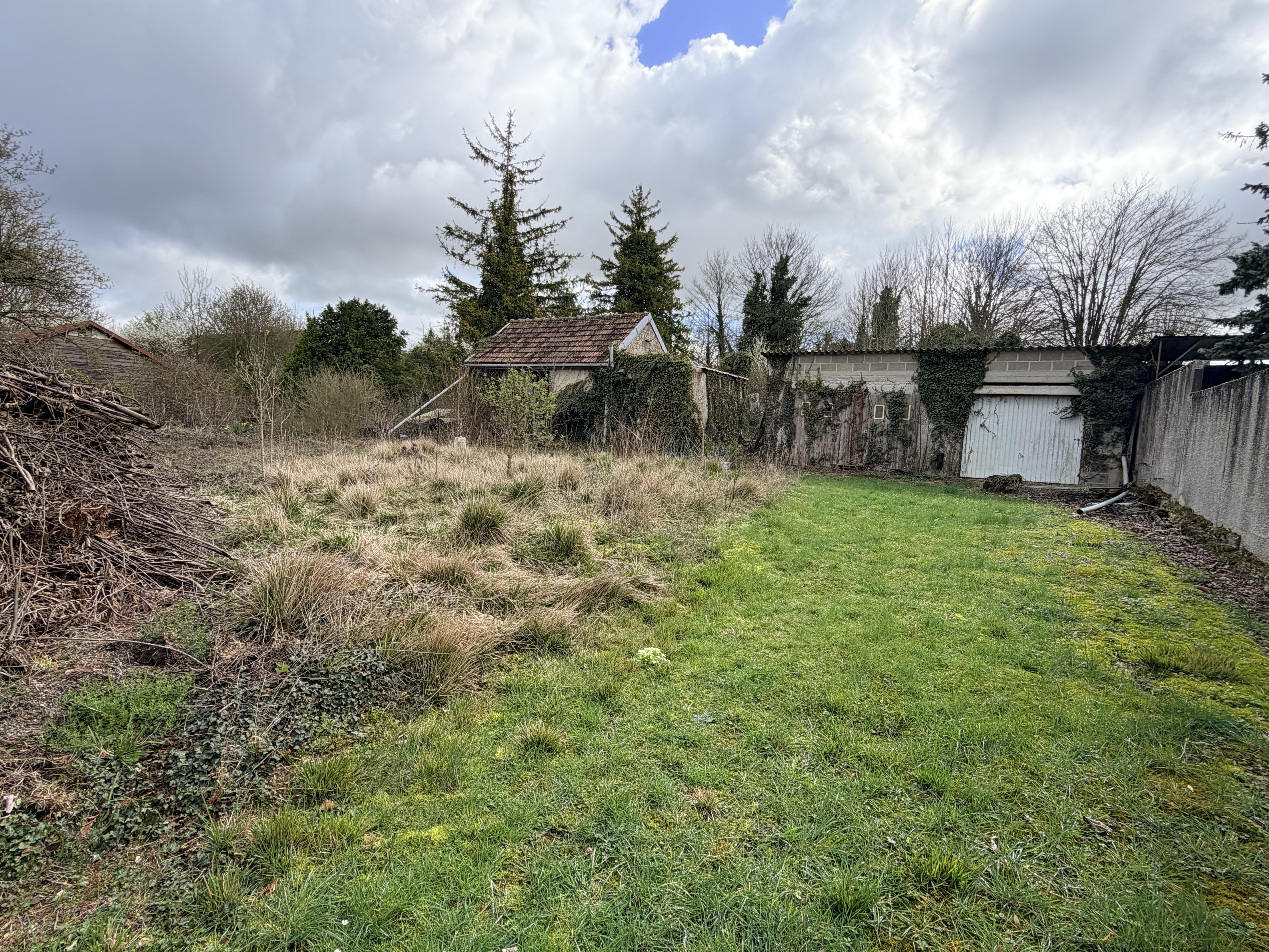 Maison 2 pièces 1610 m² · à Marigny-le-Châtel · 1 610 m² · 40 000 €