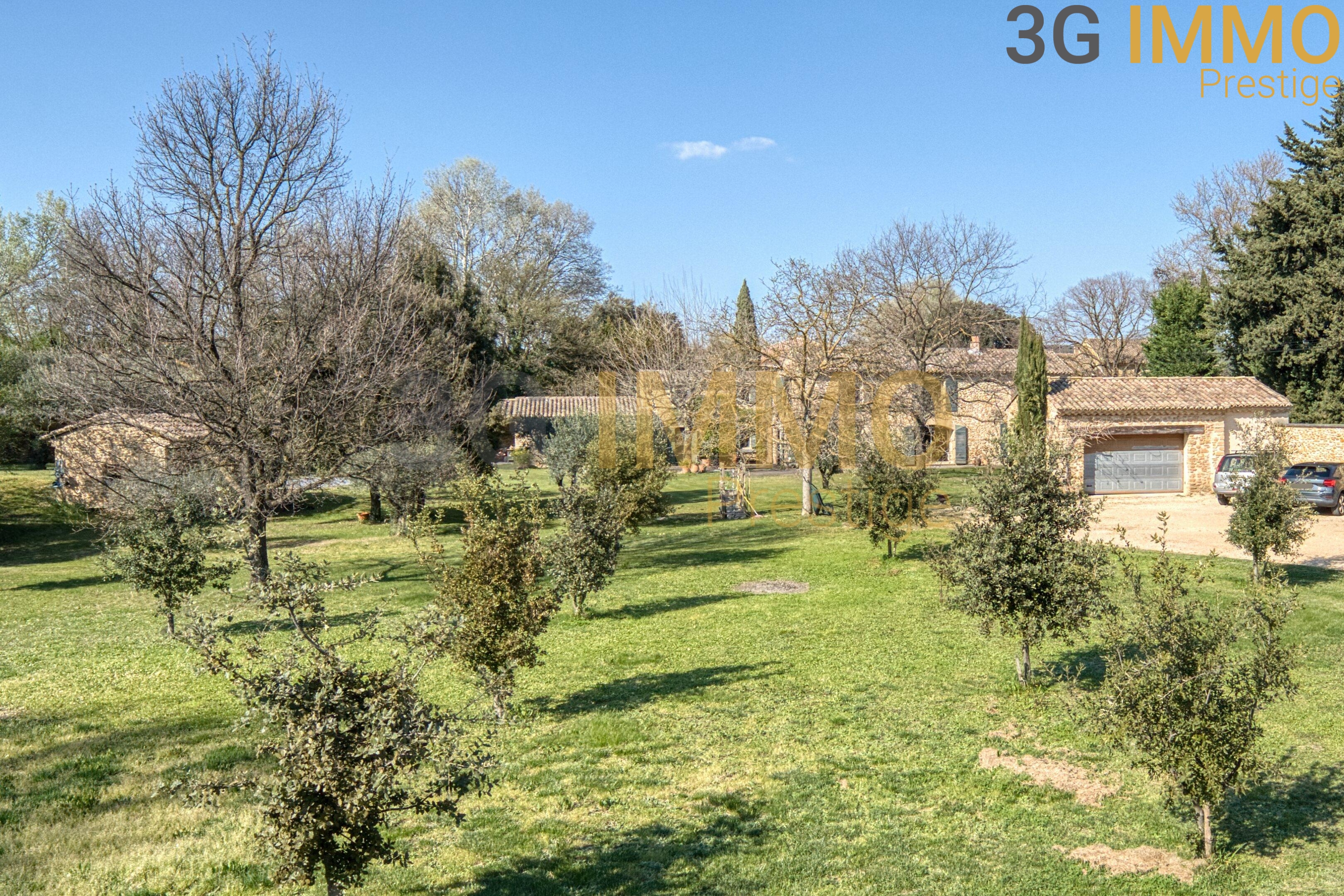 Maison 9 pièces 3500 m² · à Uchaux · 3 500 m² · 697 000 €
