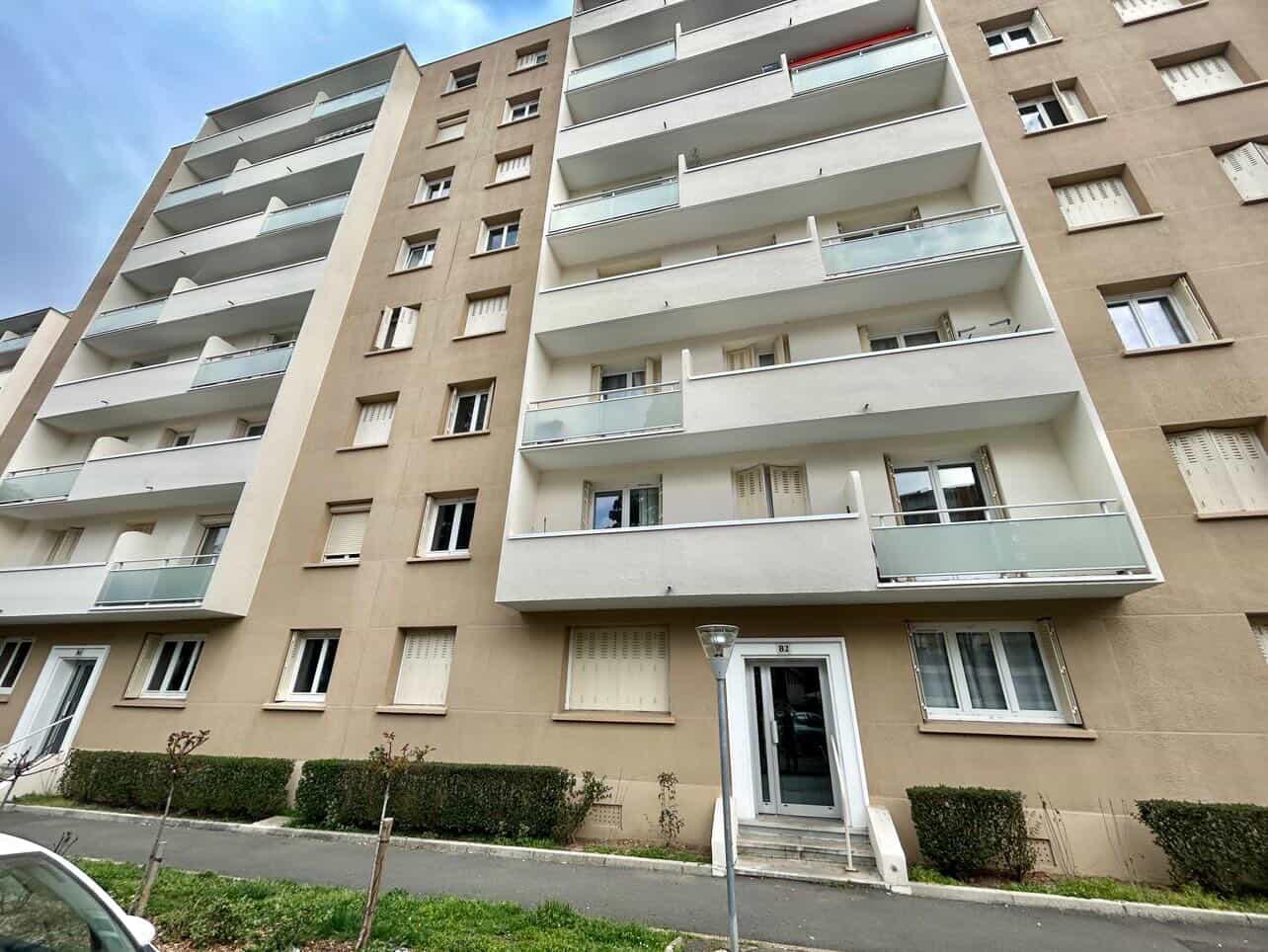 Appartement 3 pièces 53 m² · à Saint-Étienne · 53 m² · 74 500 €