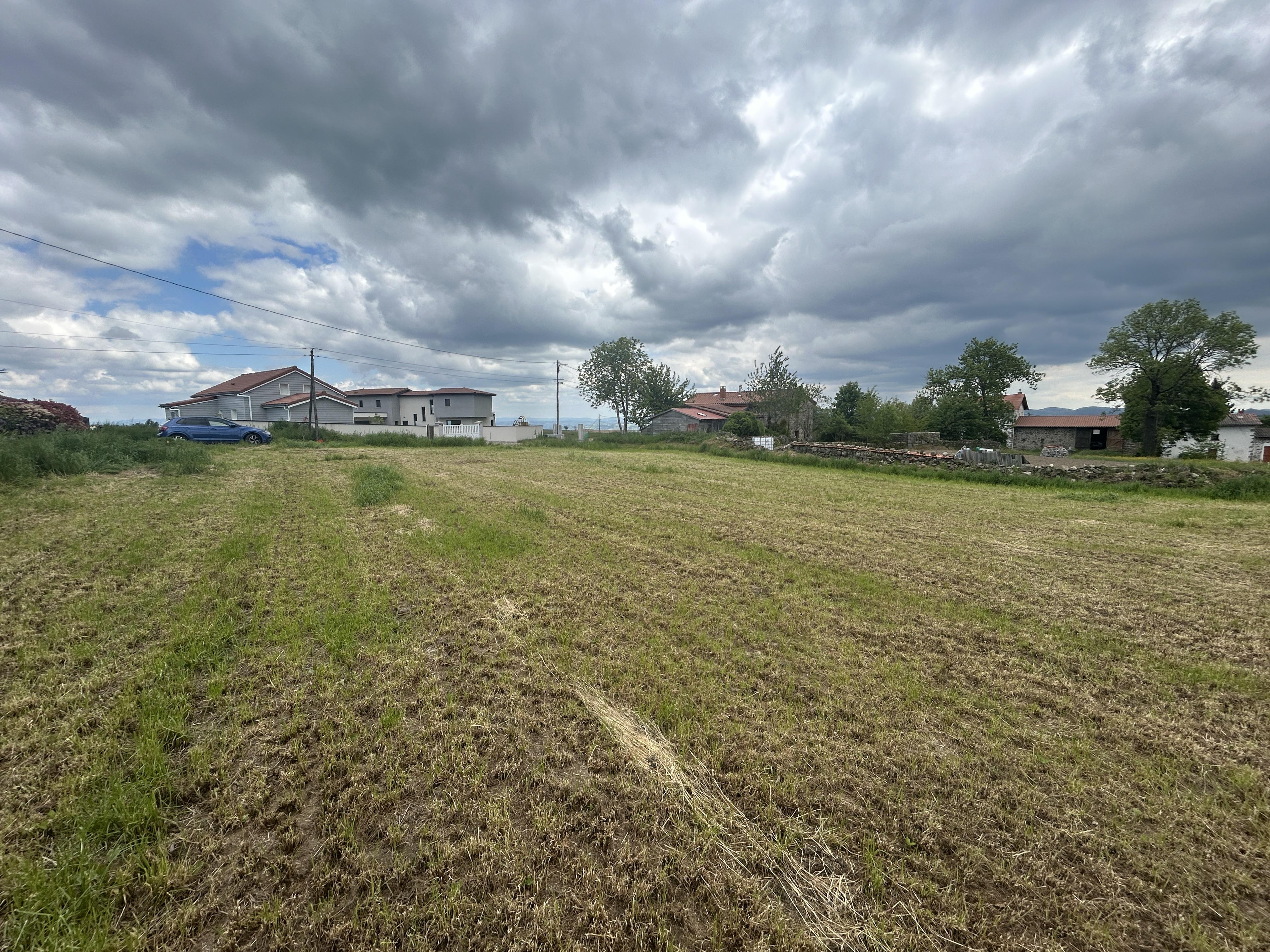 Terrain 2800 m² · à Valprivas · 2 800 m² · 70 000 €