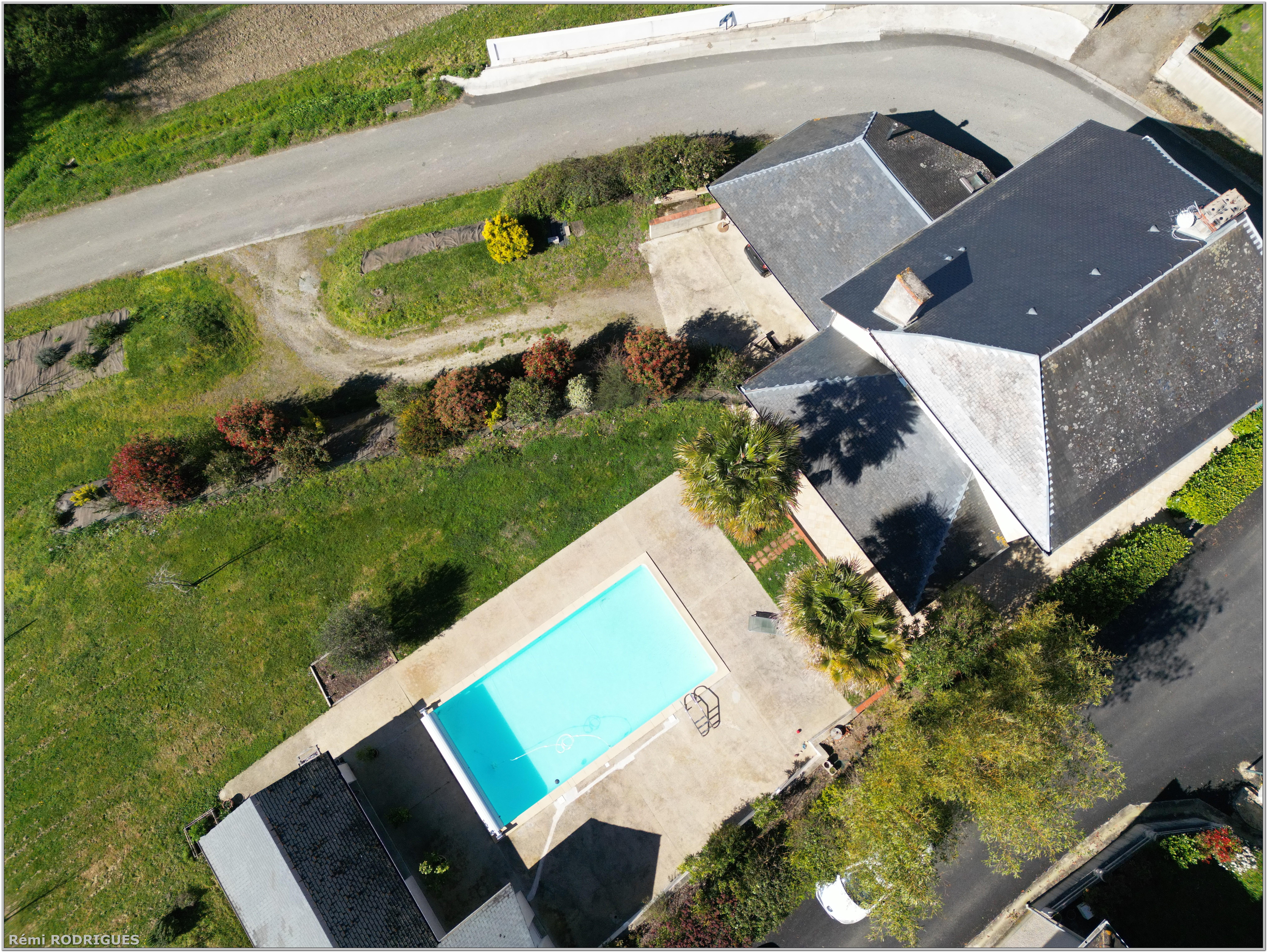 Maison 7 pièces 2160 m² · à Garlin · 2 160 m² · 315 000 €