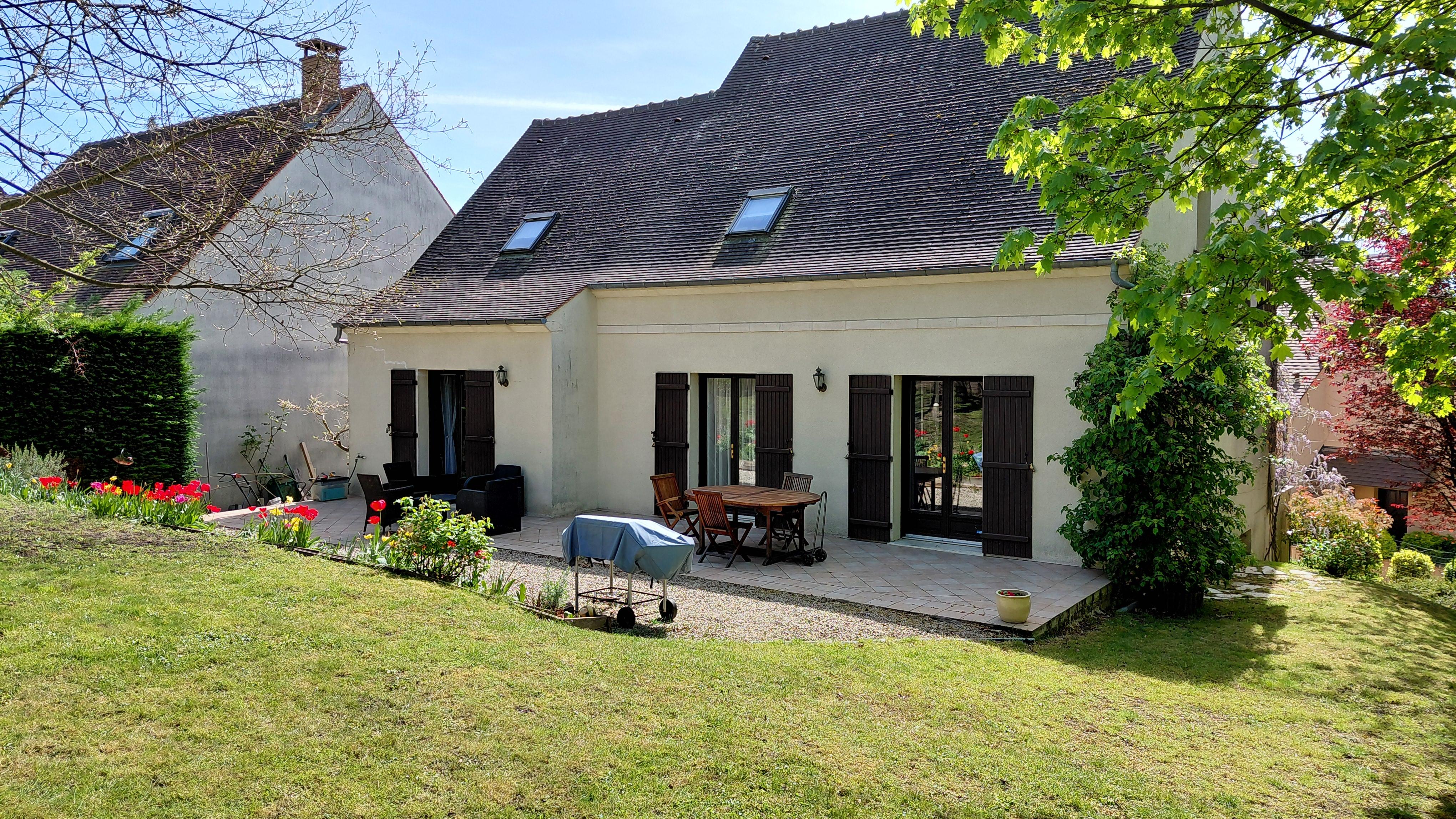 Maison 6 pièces 673 m² · à Margency · 673 m² · 570 000 €