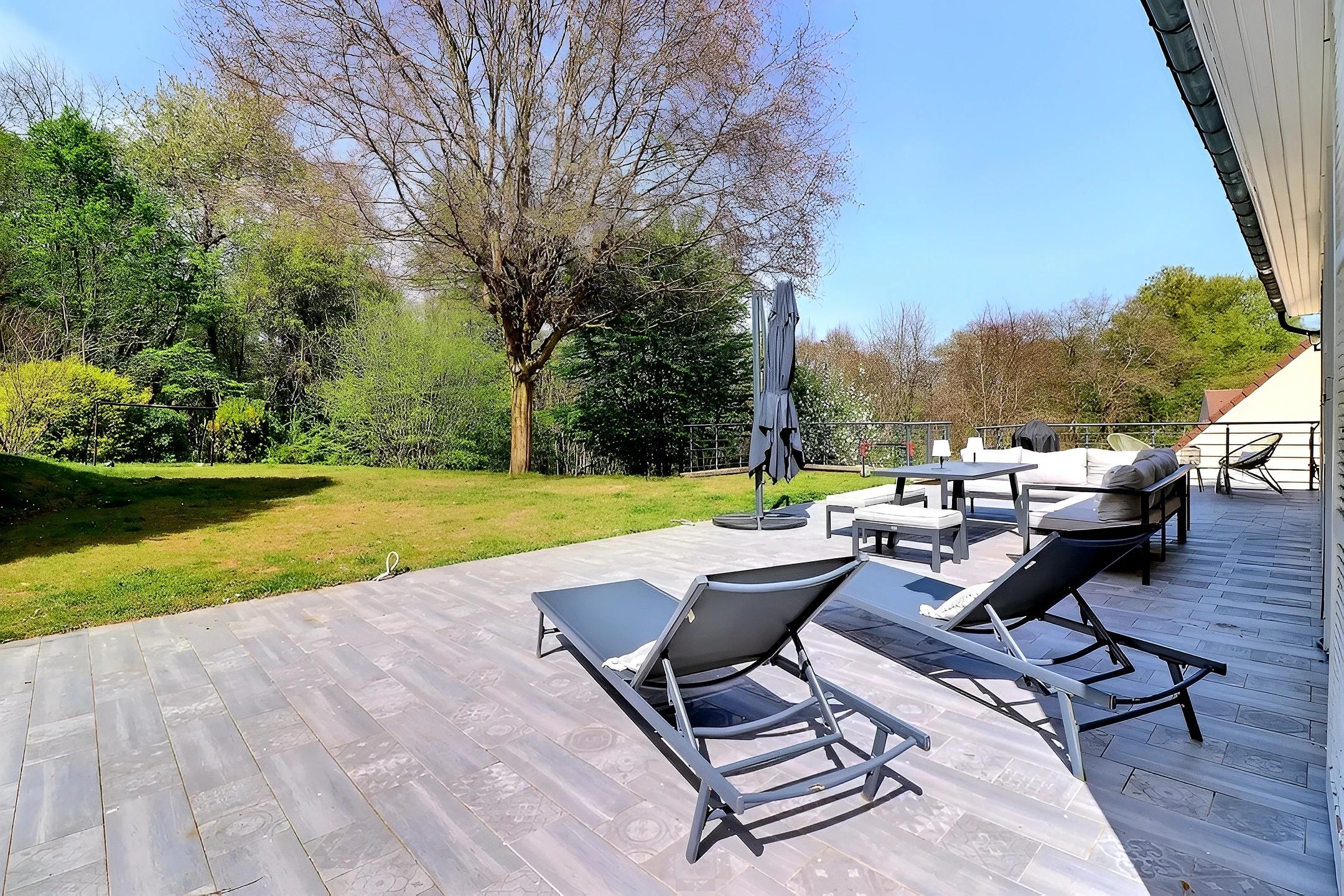 Maison 6 pièces 1368 m² · à Verneuil-en-Halatte · 1 368 m² · 458 000 €