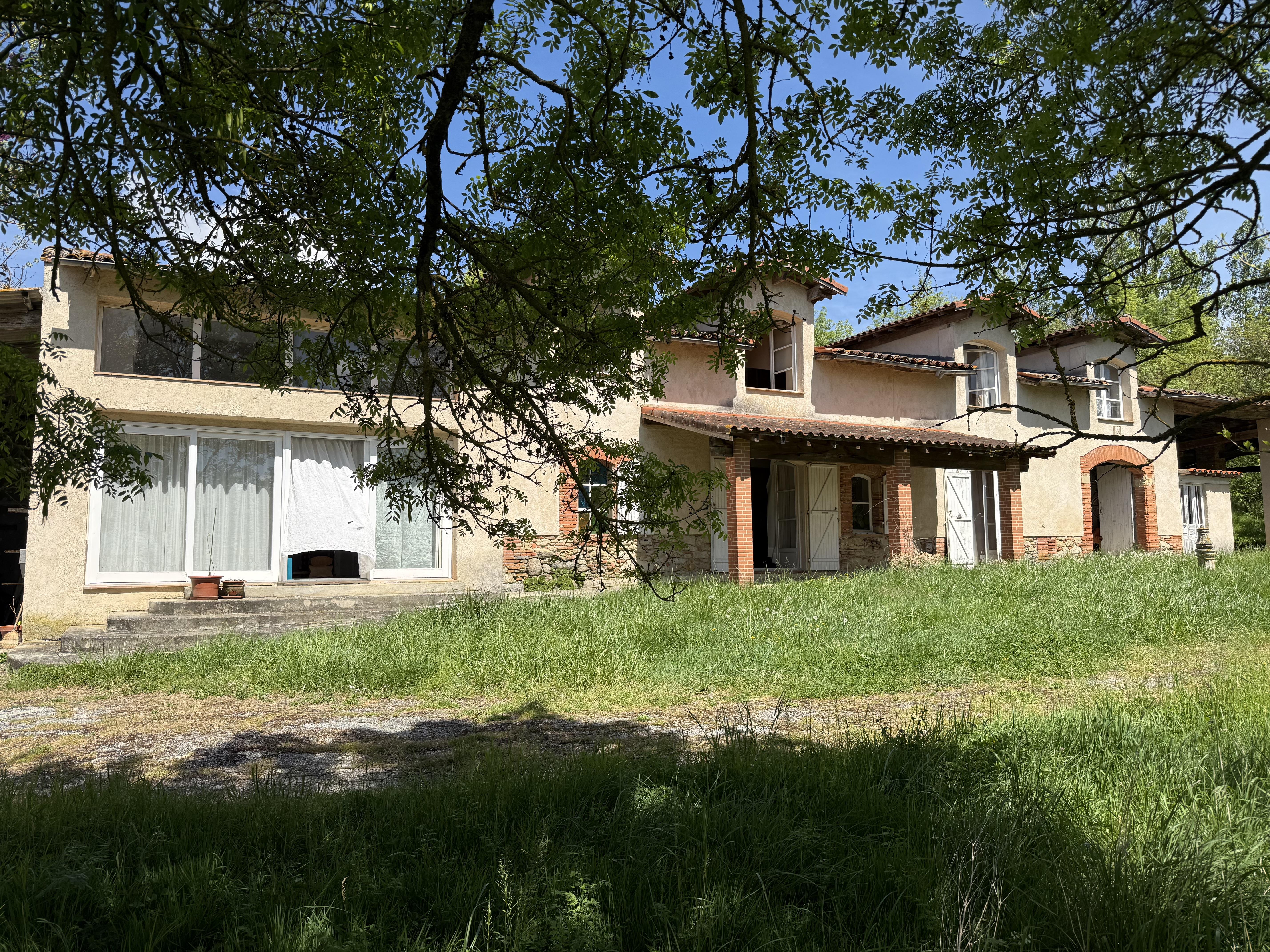 Maison 10 pièces 9000 m² · à Caraman · 9 000 m² · 328 000 €