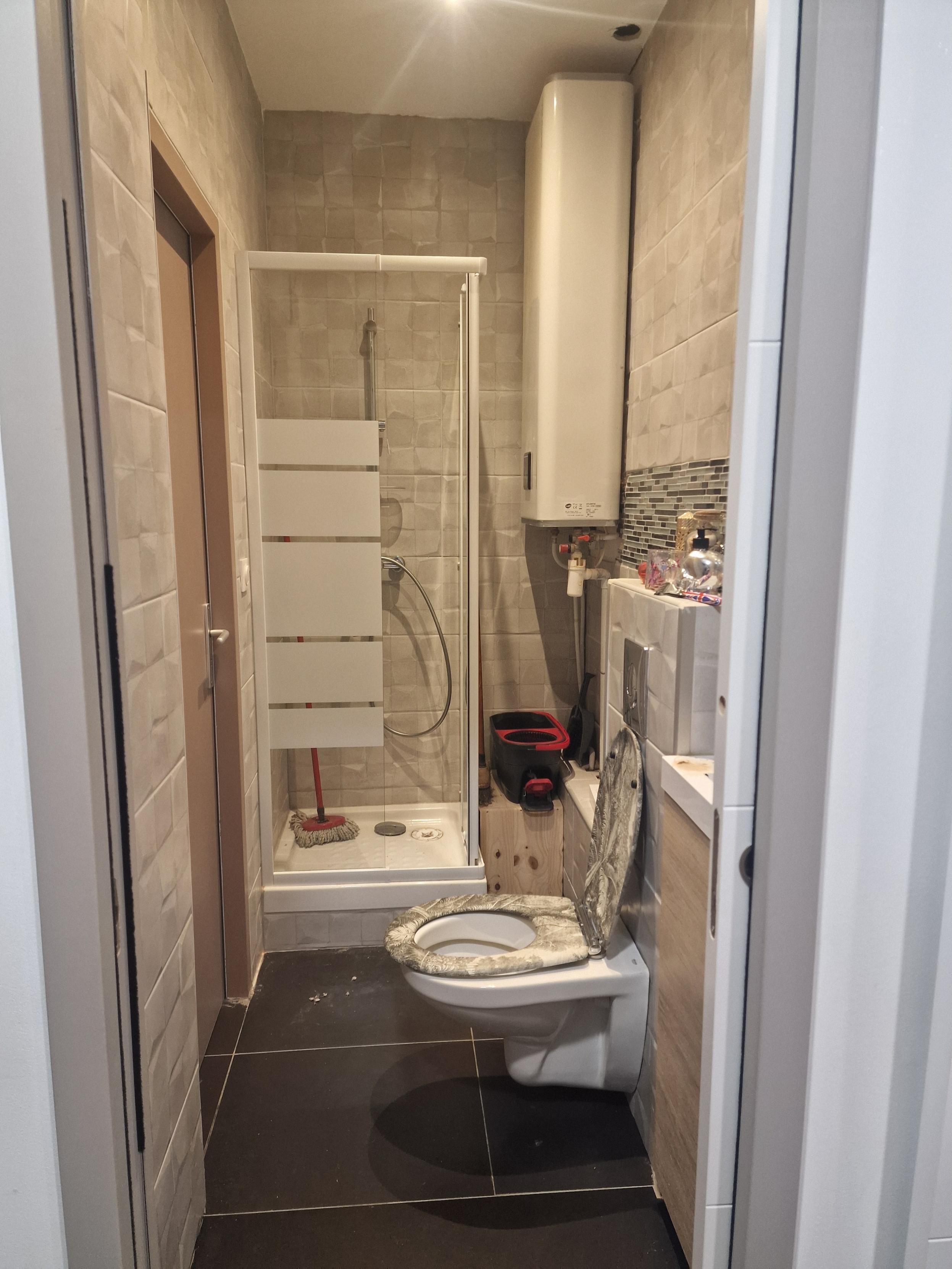 Local commercial 80 m² · à La Ciotat · 80 m² · 15 000 €