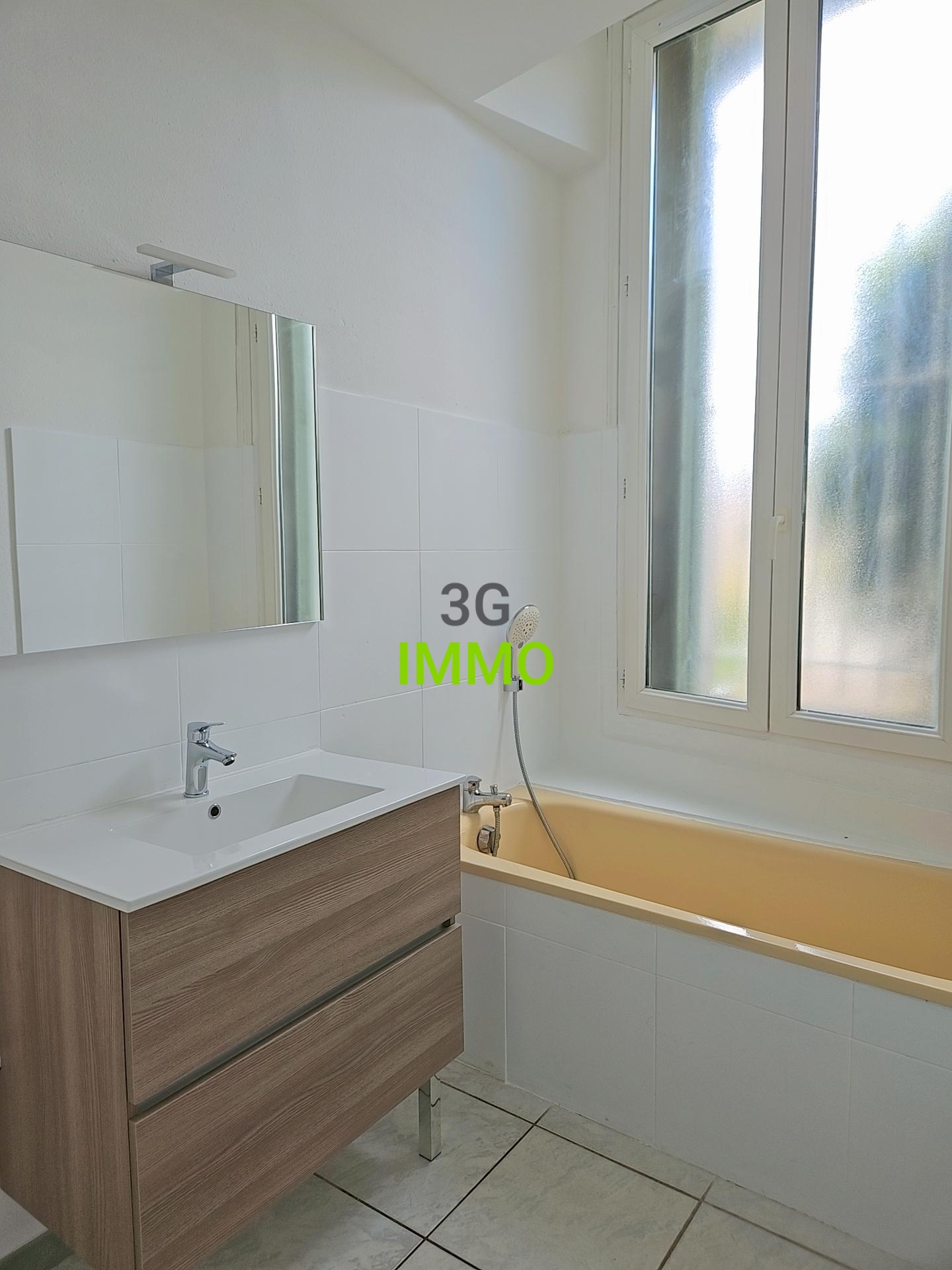 Appartement 2 pièces 144 m² · à Nîmes · 144 m² · 134 000 €
