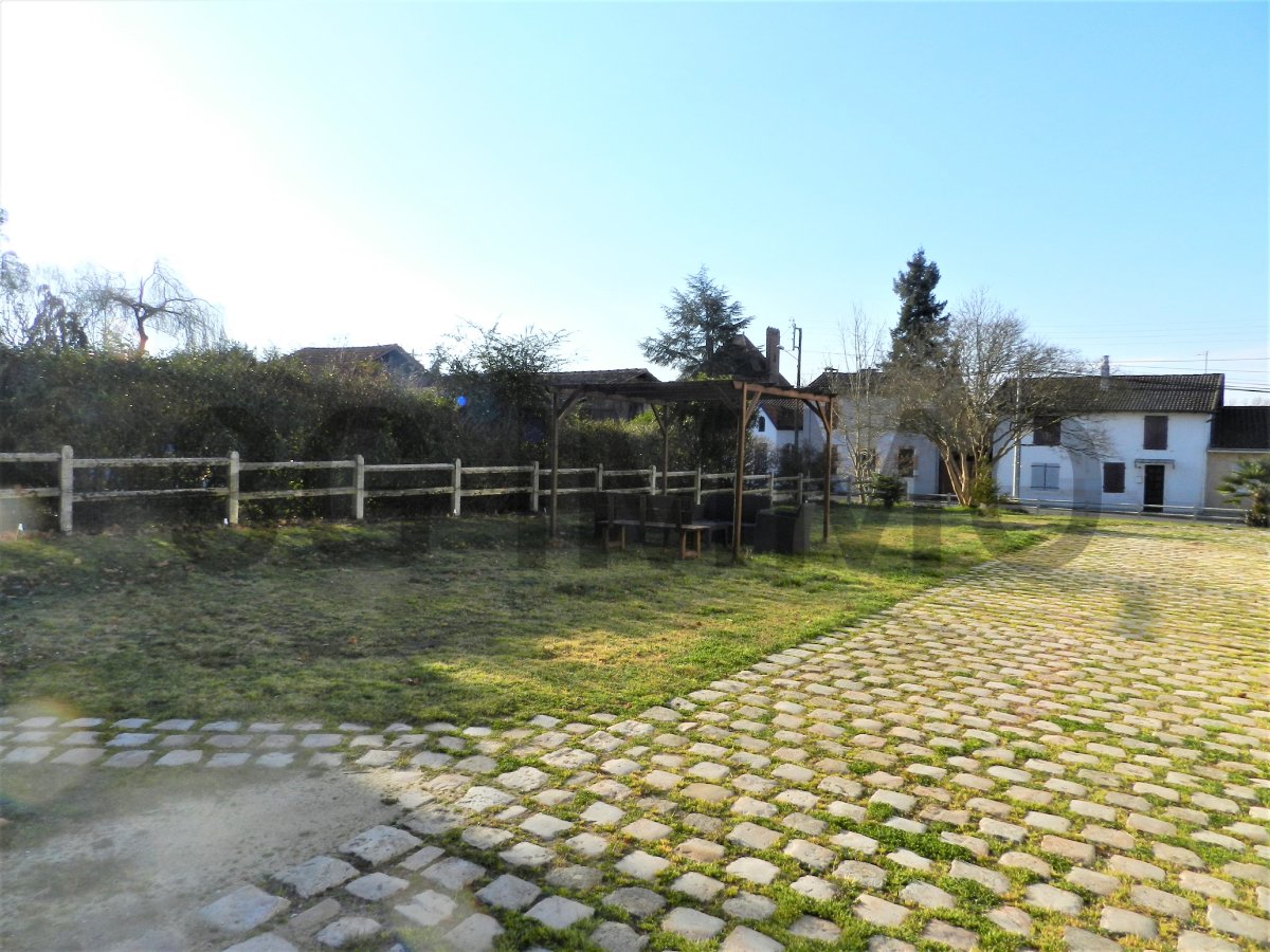 Maison 10 pièces 1915 m² · à Gabarret · 1 915 m² · 167 000 €