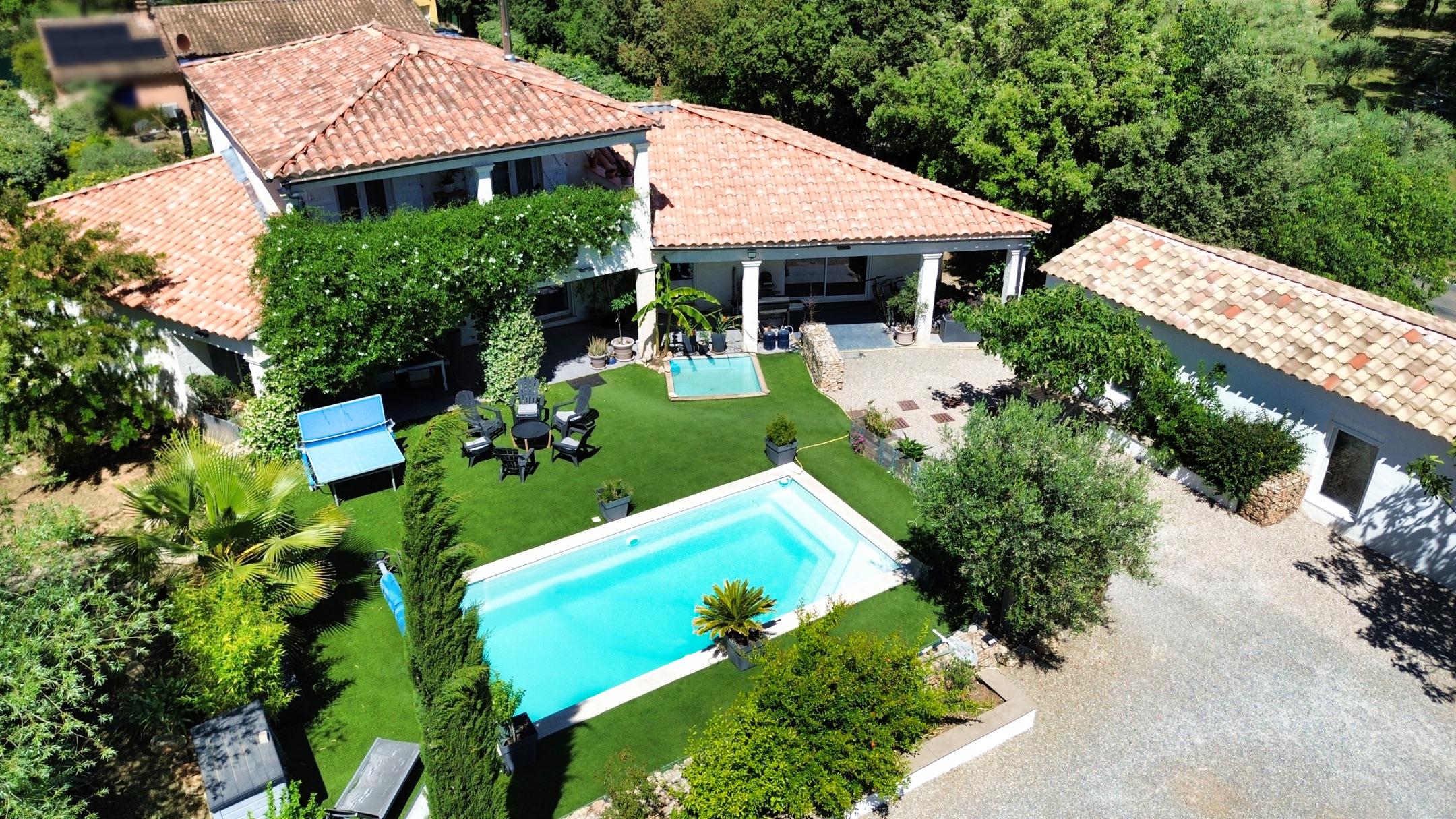 Maison 5 pièces 1200 m² · à Montfort-sur-Argens · 1 200 m² · 514 000 €