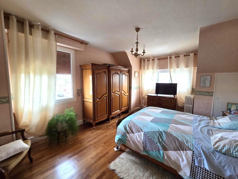 Maison 5 pièces 500 m² · à Tilly-sur-Seulles · 500 m² · 216 900 €