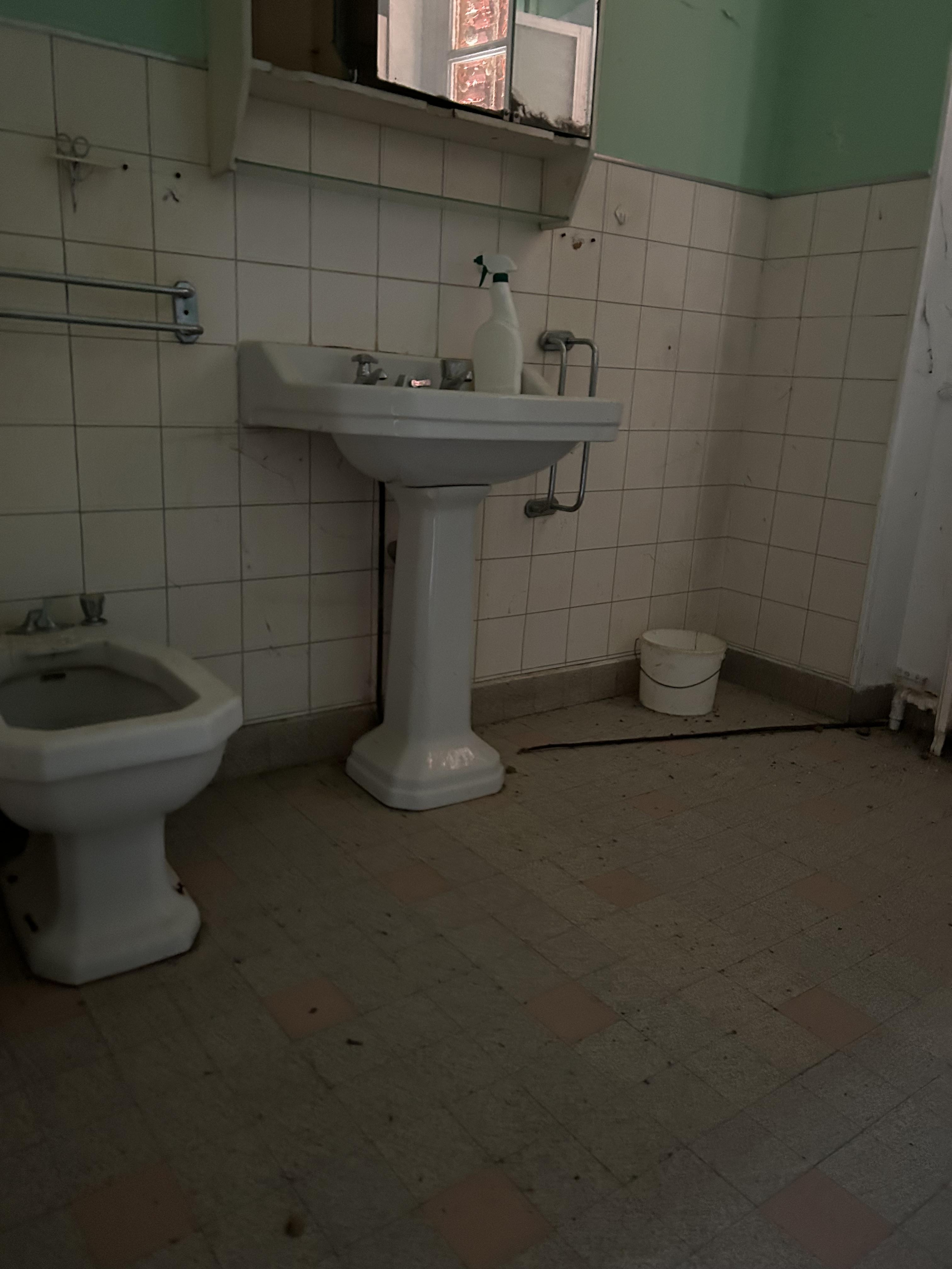 Maison 3 pièces 166 m² · à Culan · 166 m² · 19 000 €