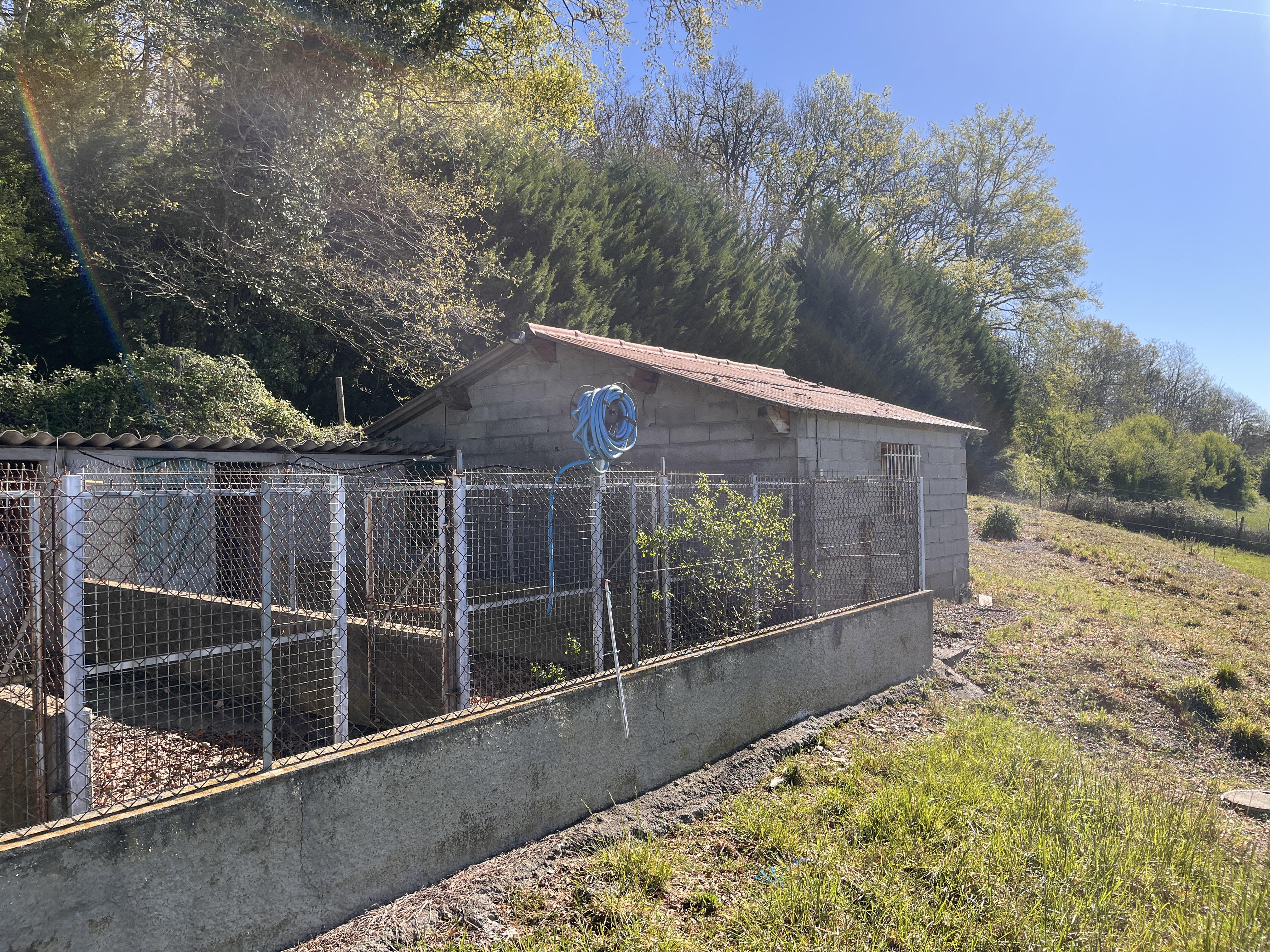 Maison et grand terrain - 8690 m² - Beauchalot · 8 690 m² · 314 000 €