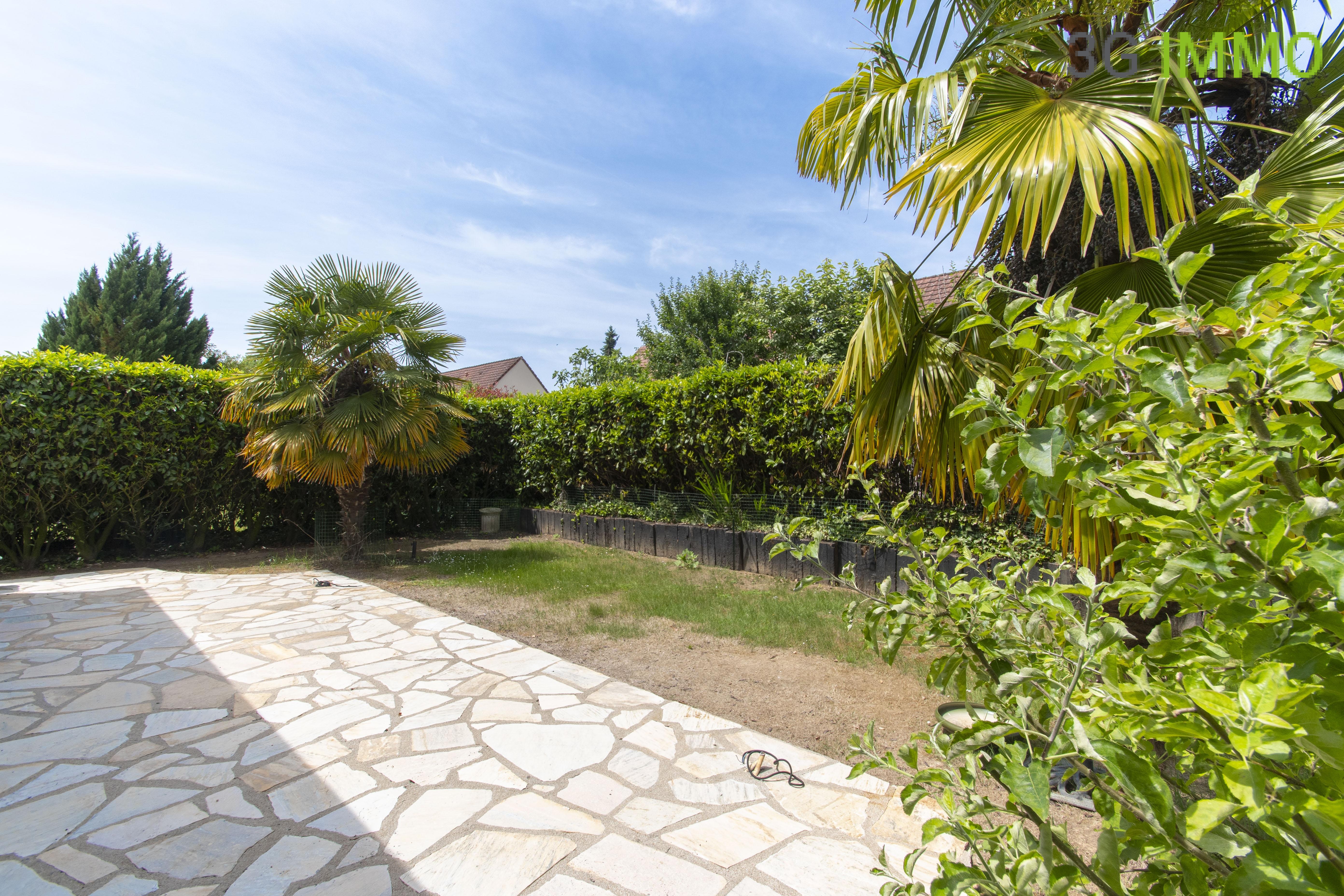 Maison 8 pièces 600 m² · à Saint-Germain-lès-Corbeil · 600 m² · 499 000 €