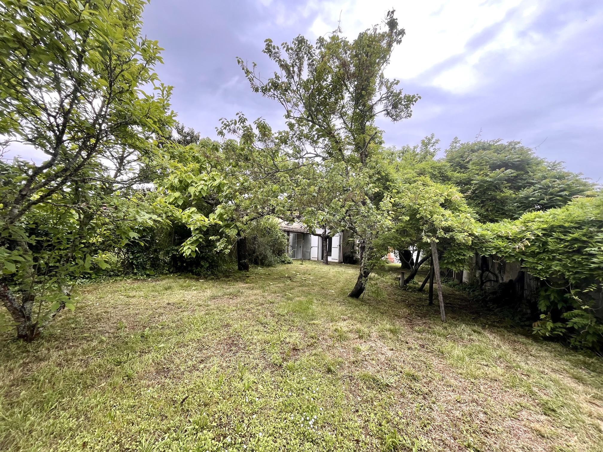 Maison 4 pièces 724 m² · à Castillon-la-Bataille · 724 m² · 88 500 €