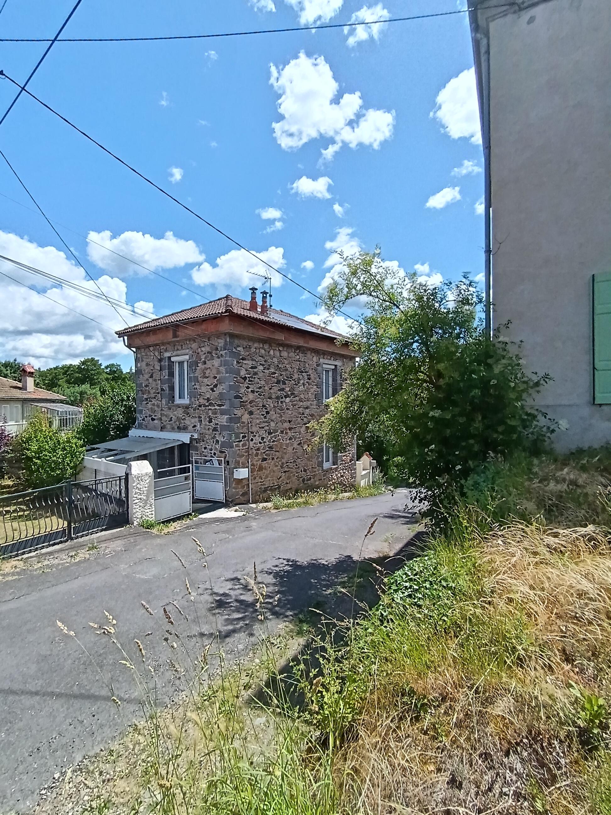 Maison 3 pièces 82 m² · à Retournac · 82 m² · 115 000 €