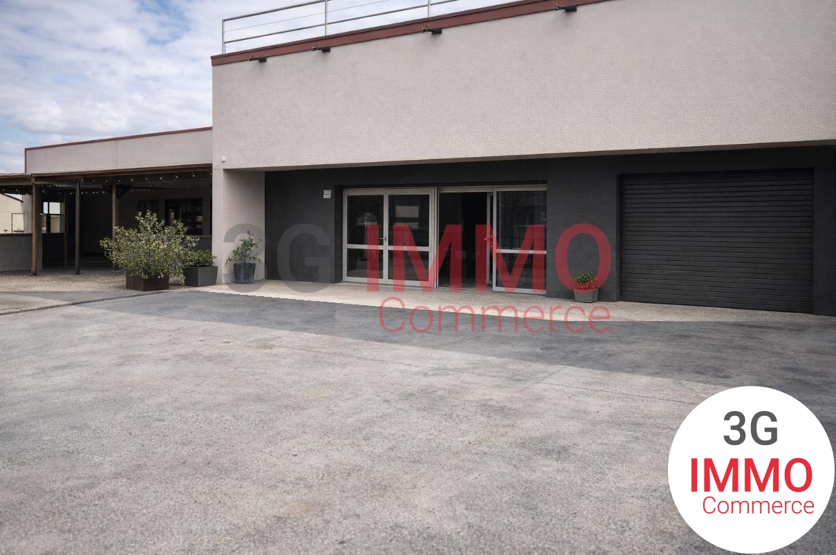 Local commercial 325 m² · à Niort · 325 m² · 2 500 €/mois