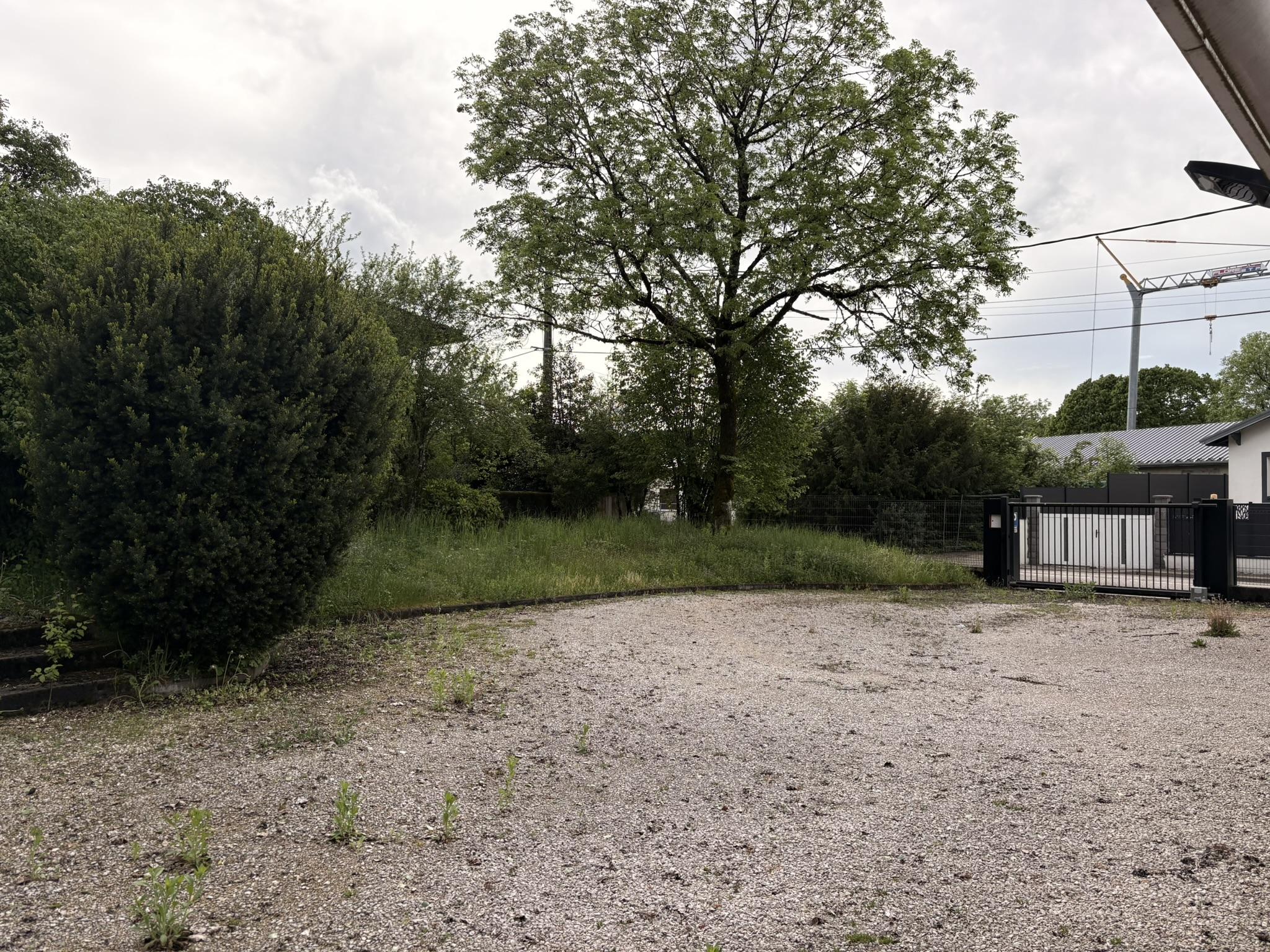Local commercial 439 m² · à Arbent · 439 m² · 270 000 €