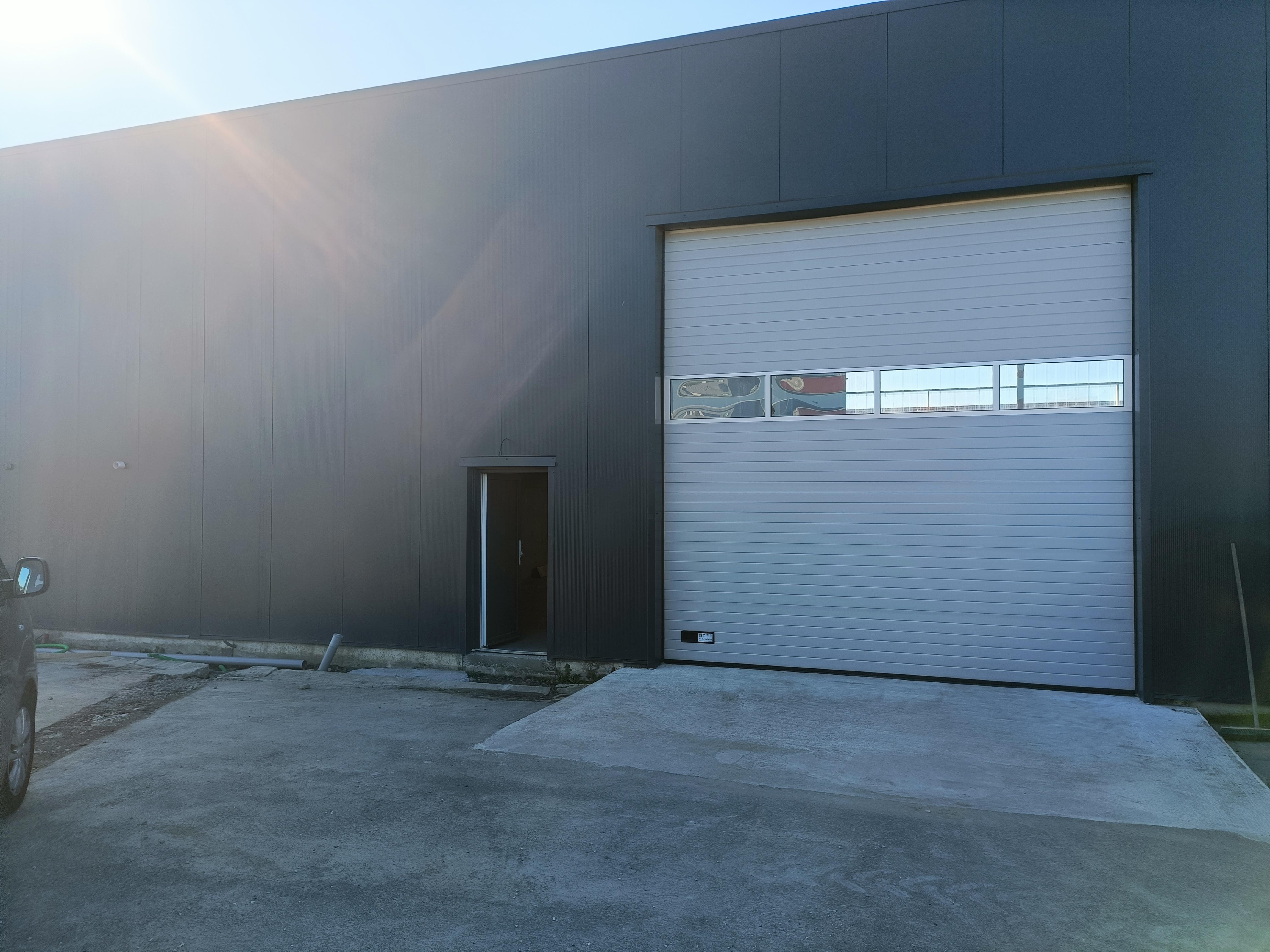 Local commercial 300 m² · à Plouédern · 300 m² · 2 237 €/mois