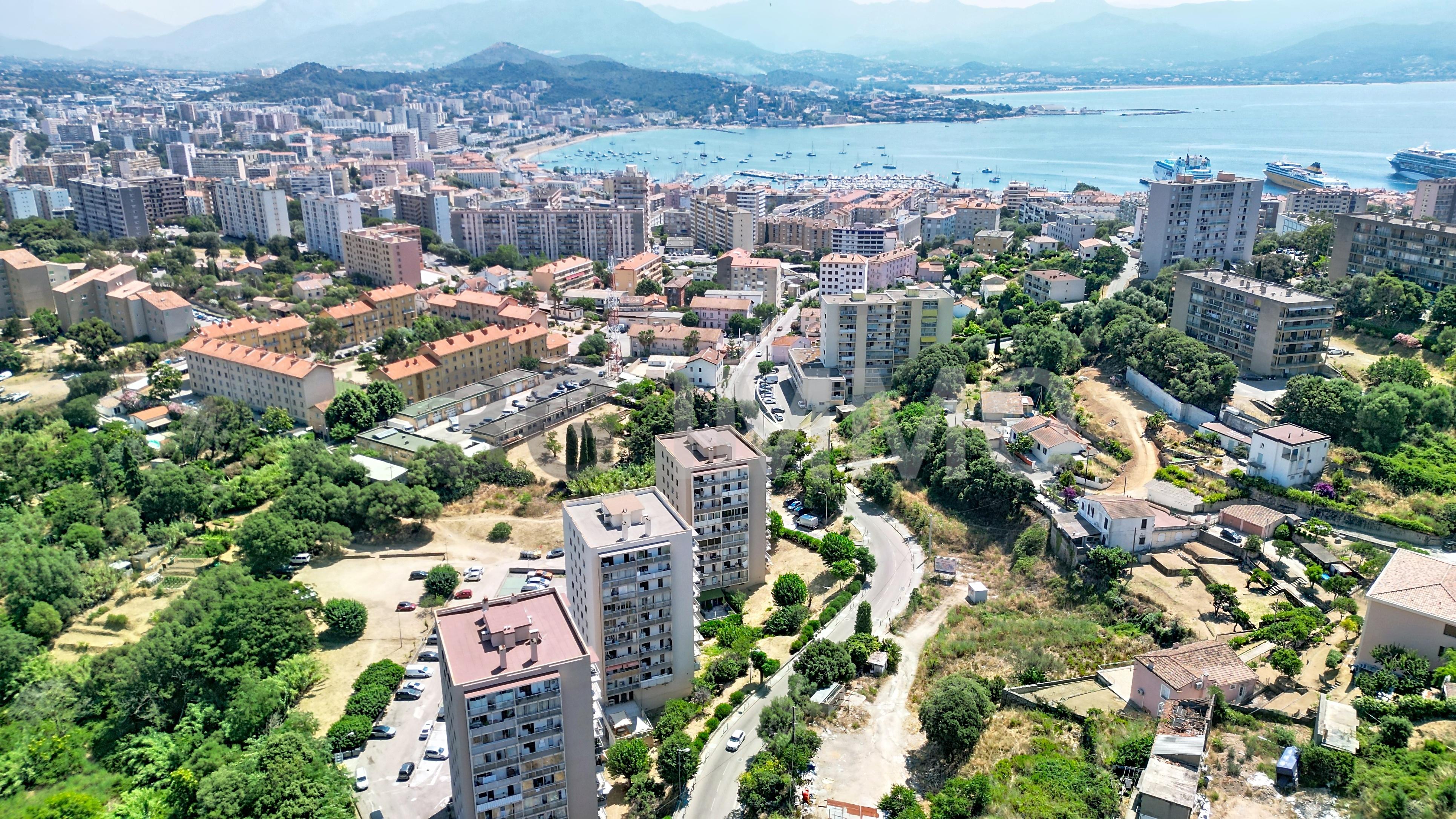 Appartement 2 pièces 42 m² · à Ajaccio · 41,9 m² · 159 000 €