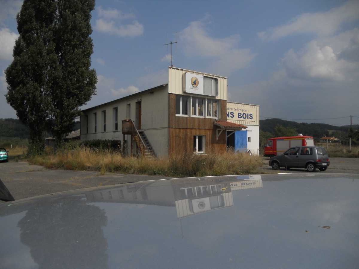 Local Commercial - 1200 m² - Artigat