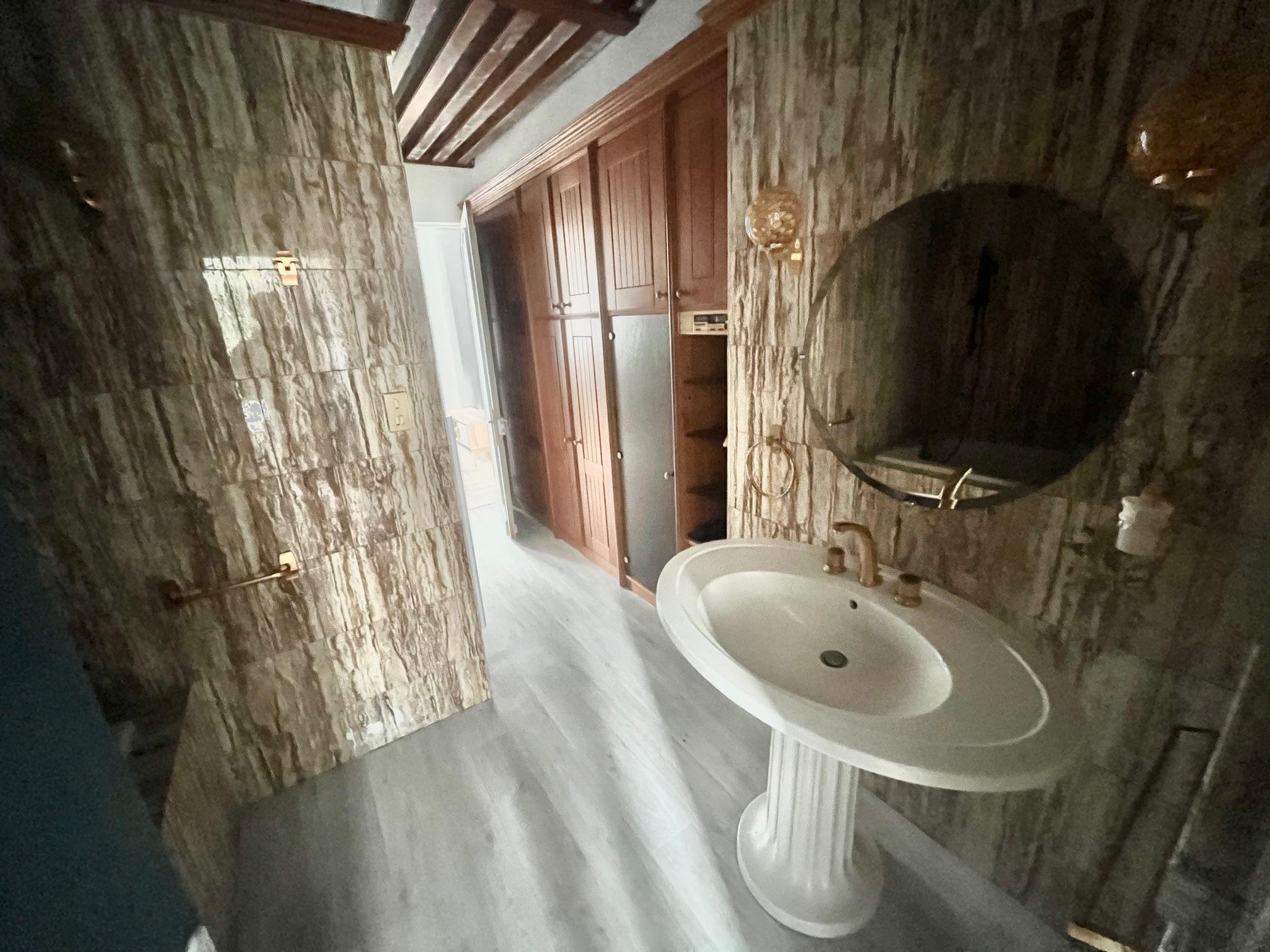 Immeuble - 10 pièces - 170 m² - La Capelle