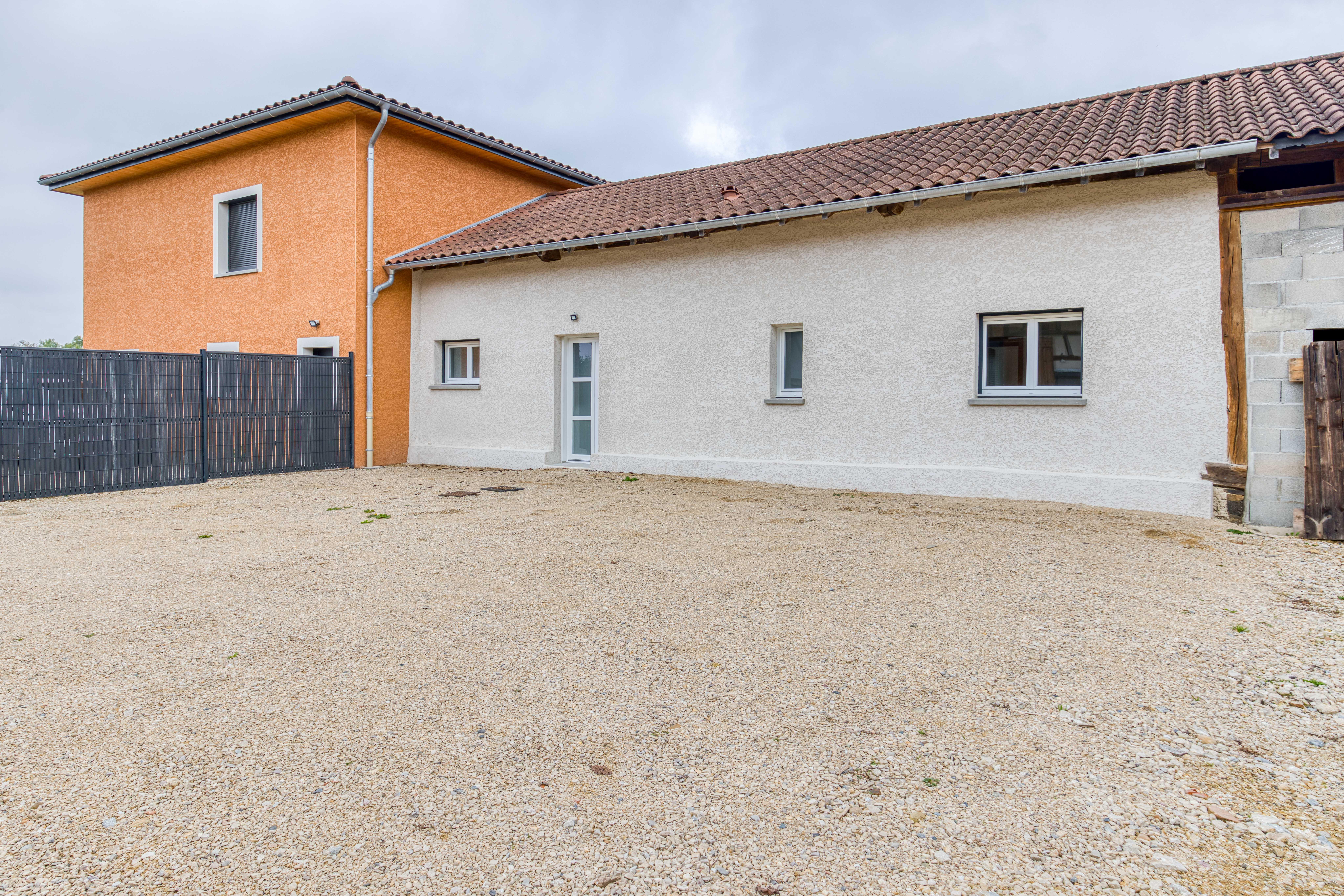 Maison 4 pièces 401 m² · à Attignat · 401 m² · 219 000 €