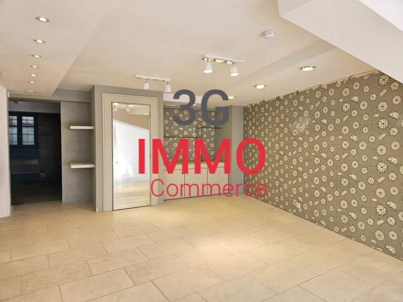 Local Commercial à Uzès (30700) - Photo 4