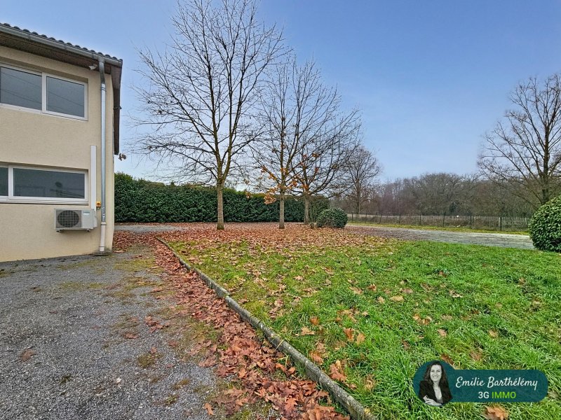 Local Industriel / Bâtiment à Reignier-Ésery (74930) - Photo 2