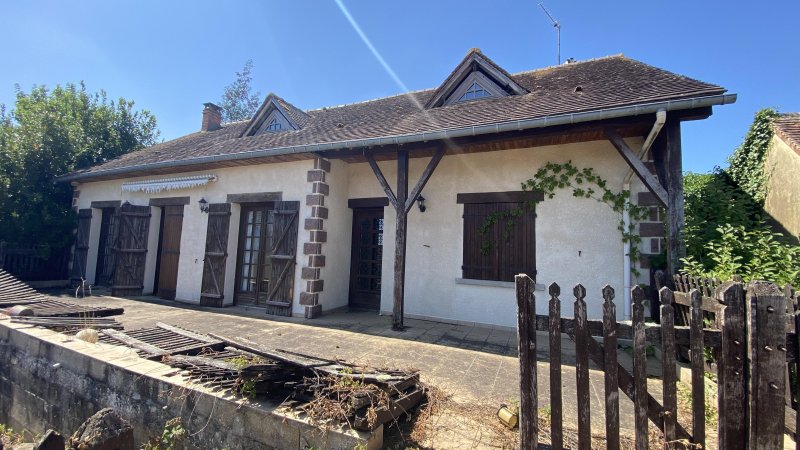 Maison à Gesnes-Le-Gandelin (72130)