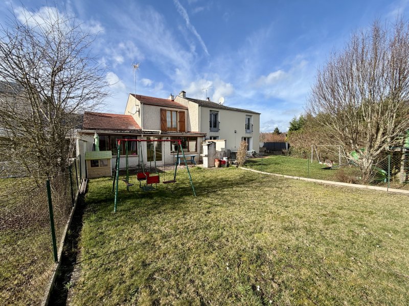 Maison à Saint-Pierre-lès-Nemours (77140)