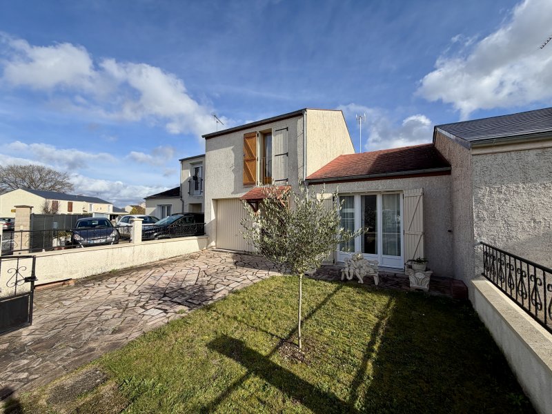 Maison à Saint-Pierre-lès-Nemours (77140) - Photo 2