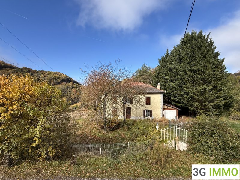 Maison de village à Cazenave-Serres-et-Allens (09400)