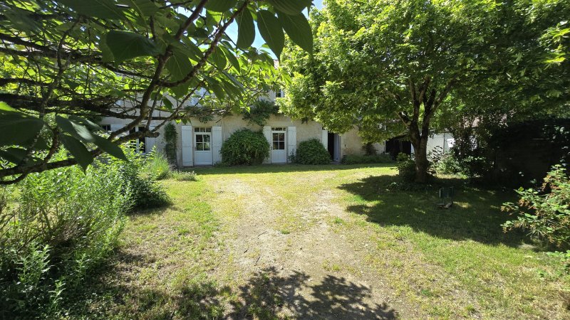 Maison en pierre à Persac (86320)