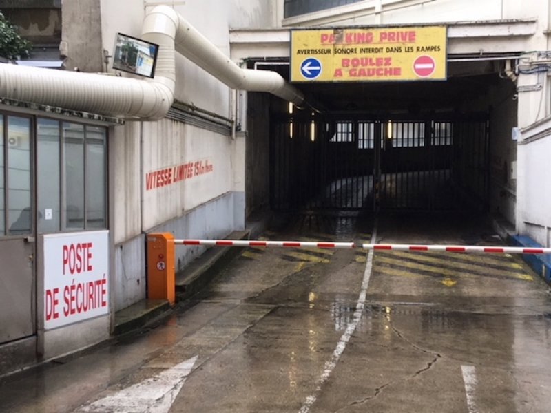 Garage / Parking à Paris (75017)