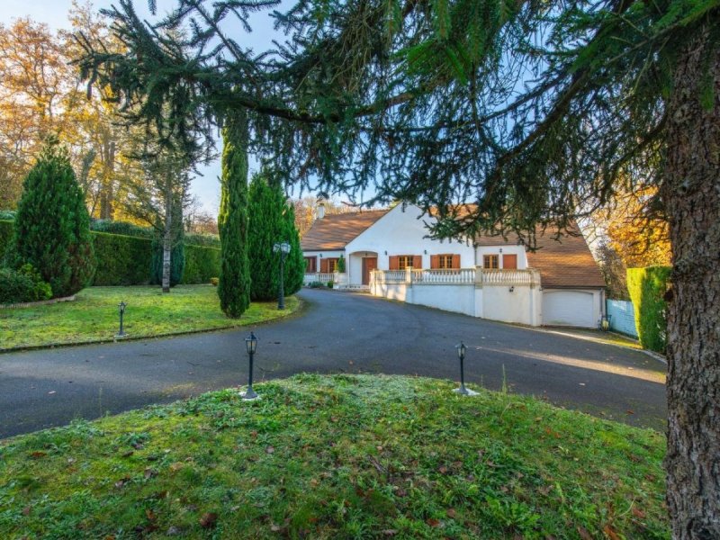 Maison à Saint-Pierre-Lès-Nemours (77140)