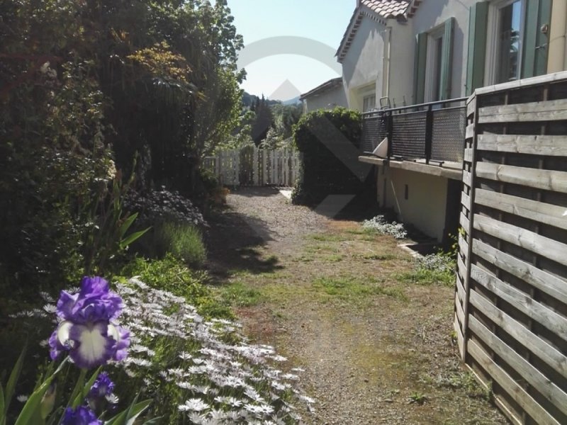 Immeuble à Lamalou-Les-Bains (34240)