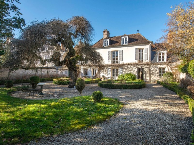Maison à Saint-Pierre-Lès-Nemours (77140)