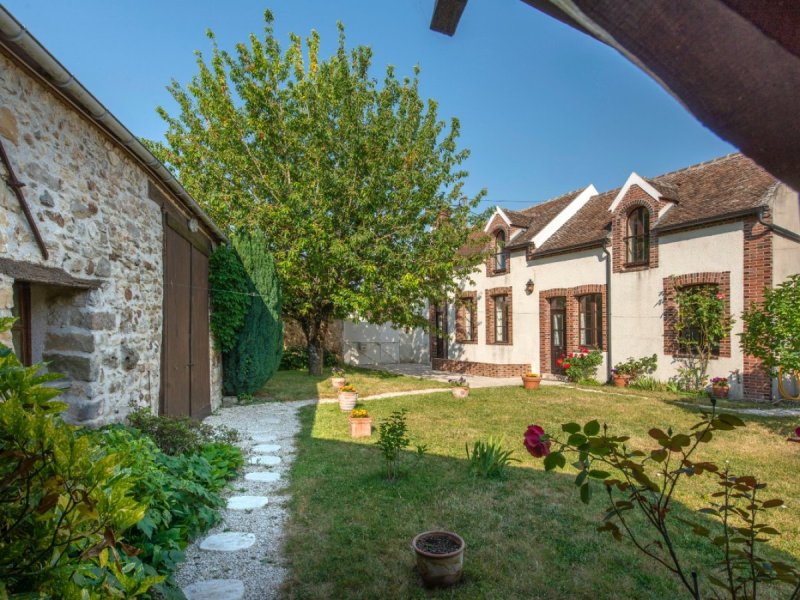 Maison à Villemer (77250)