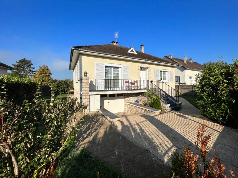 Maison à Saint-Pierre-Lès-Nemours (77140)