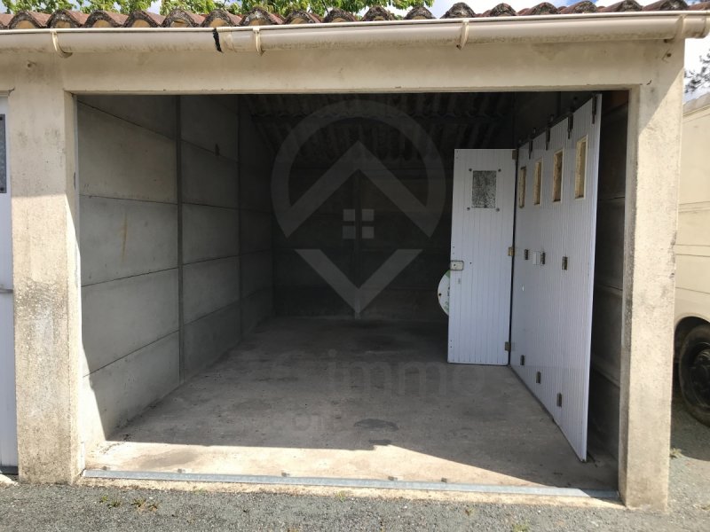 Garage / Parking à La Roche-Sur-Yon (85000)