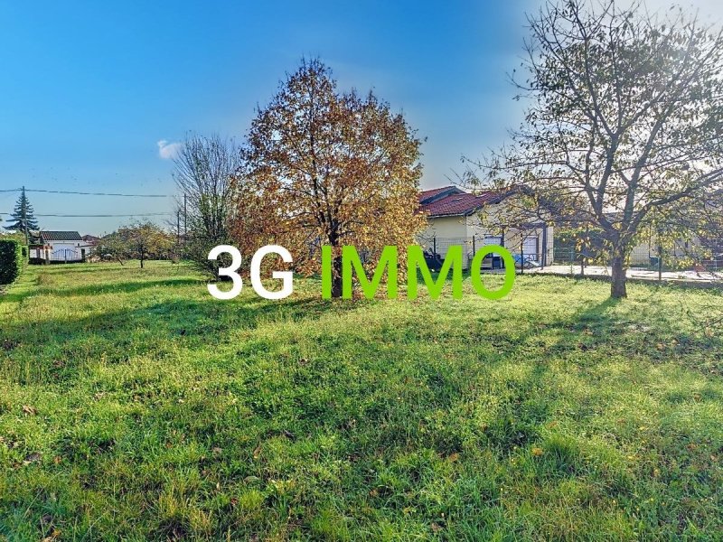 Terrain à La Tour-Du-Crieu (09100)