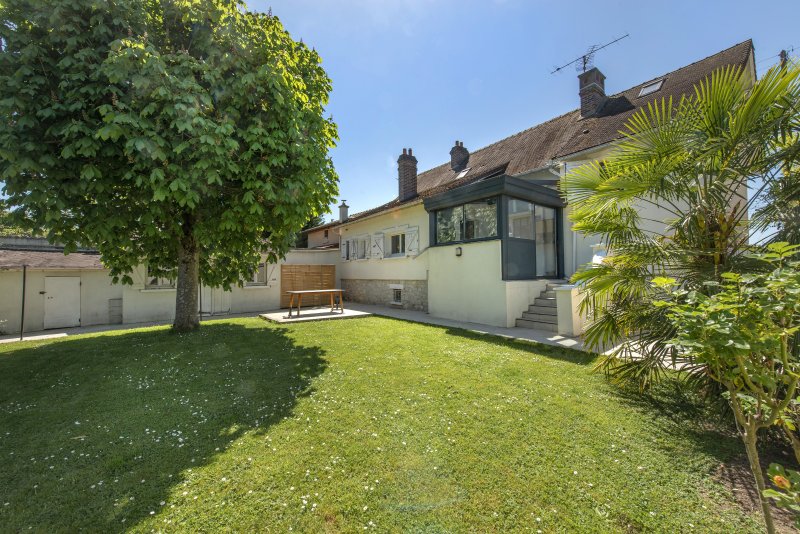 Maison à Saint-Pierre-Lès-Nemours (77140)